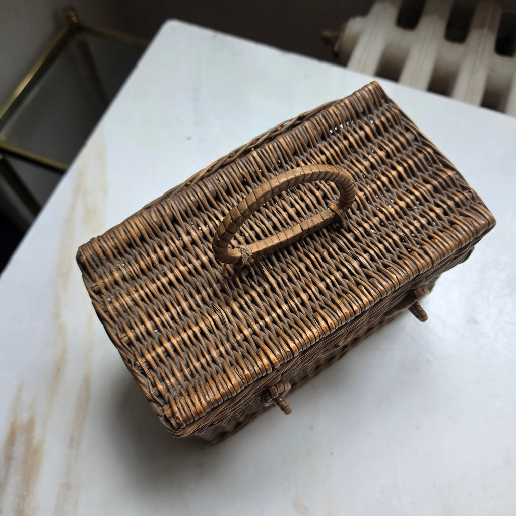 Kleines Vintage Flechtkörbchen mit Deckel - Süßer Mini-Korb mit rustikalen Hanfband-Details
