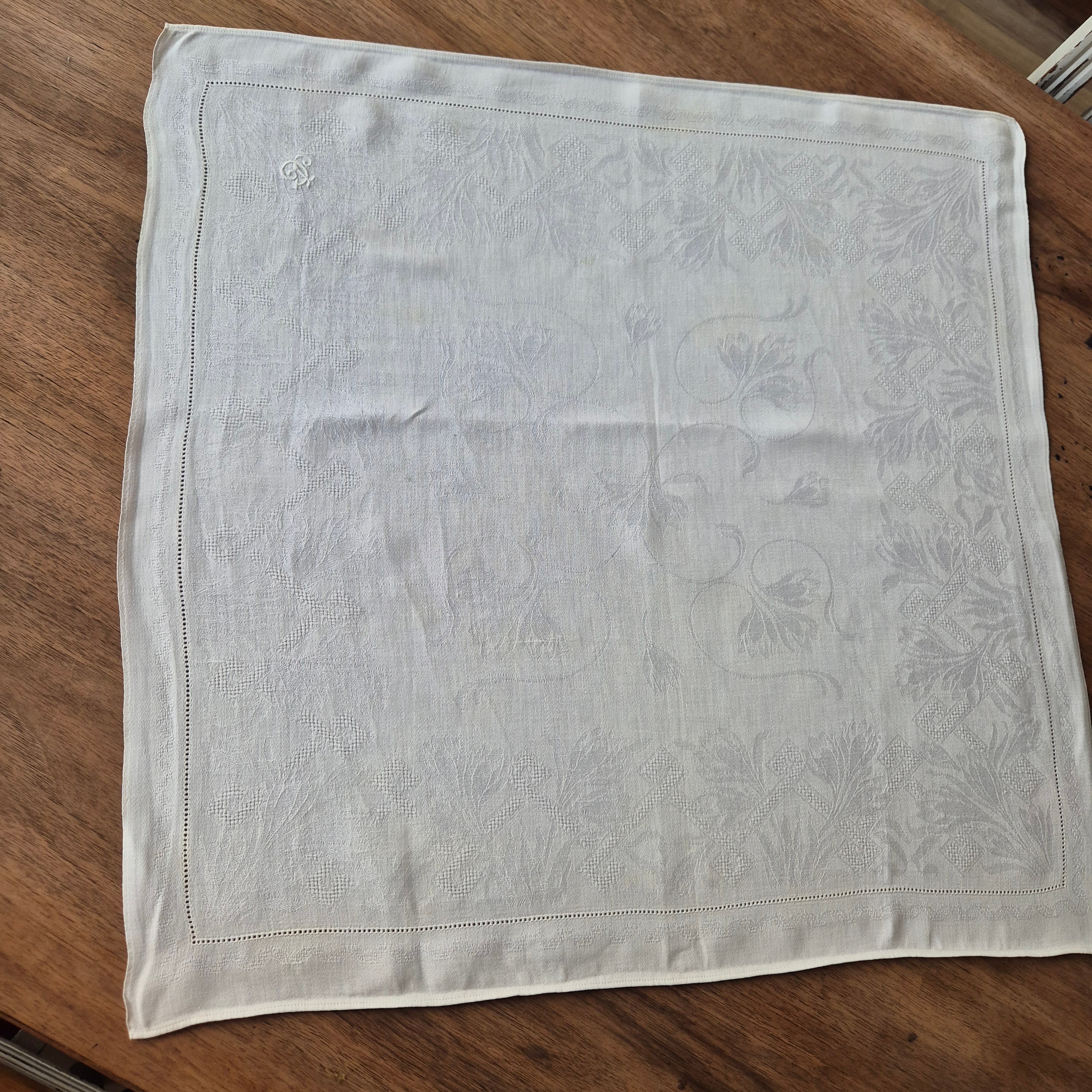 Antike Jugendstil Stoffservietten Serviette mit Initialen J.G (gelbe Flecken)