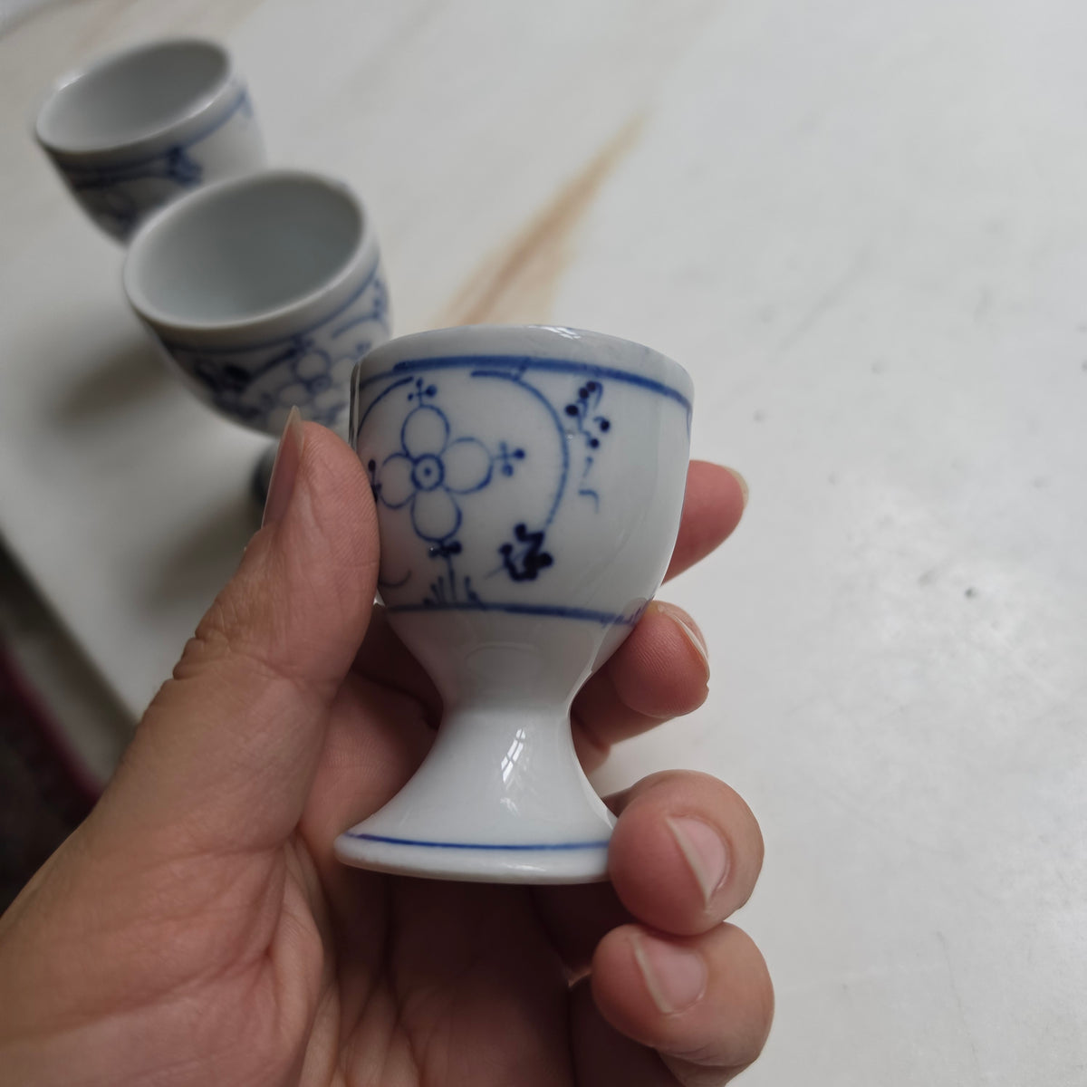 3er-Set Eierbecher aus Porzellan – Klassisches Blau-Weiß-Muster Strohblume
