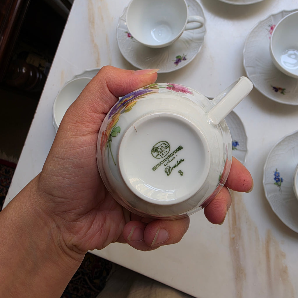 6x Antike Hutschenreuther Porzellan Tassen mit Untertassen mit Blumenmotiv Reliefrand Tee Kaffee
