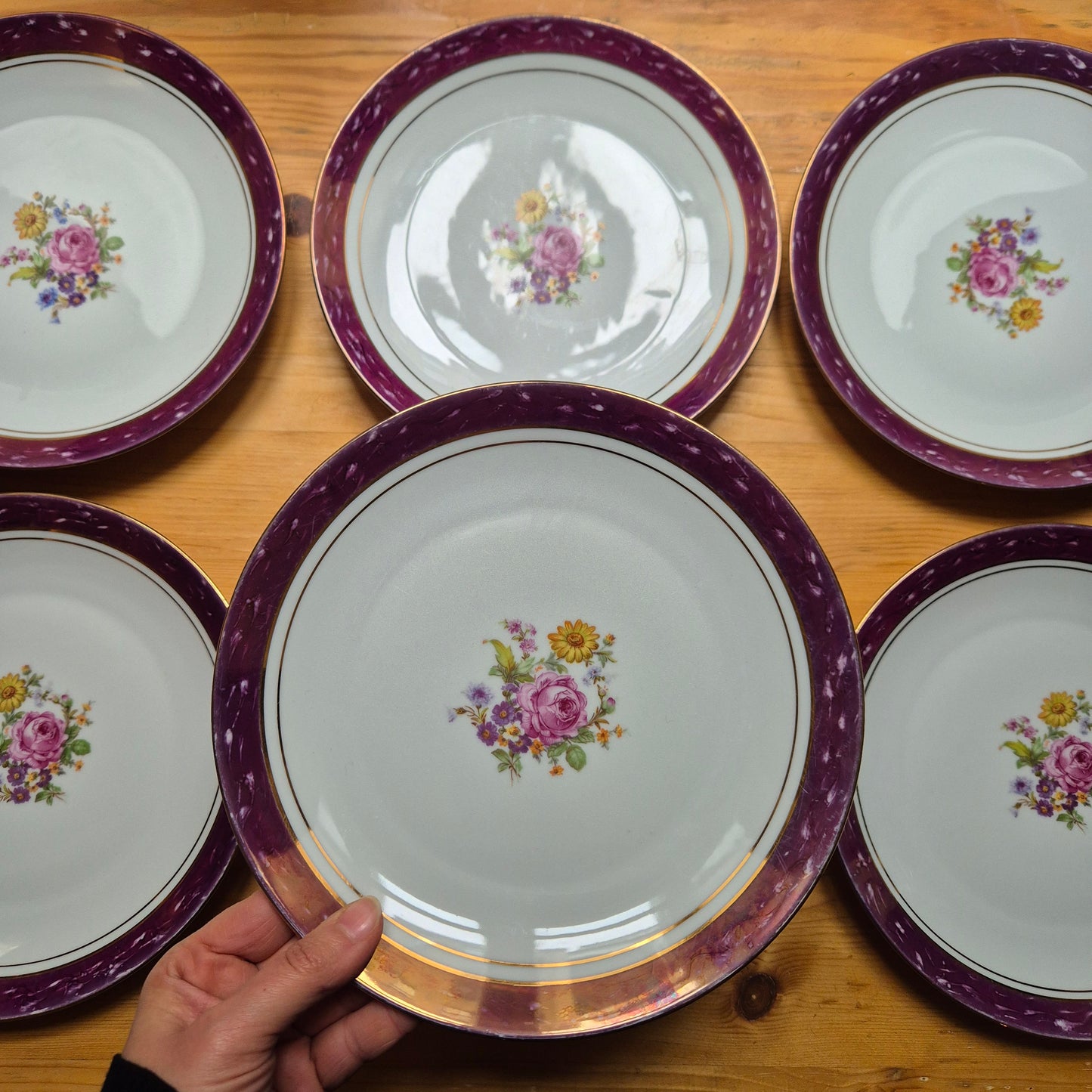 6x Antike flache Speiseteller Blumendekor weiß mit lila Goldrand
