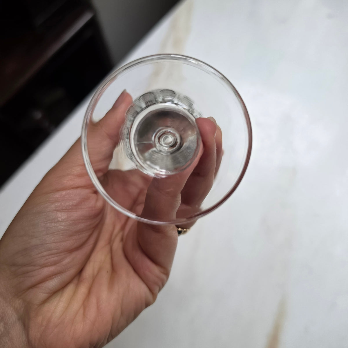 Eleganter Vintage-Likörkelch aus Kristallglas mit Schliffmuster