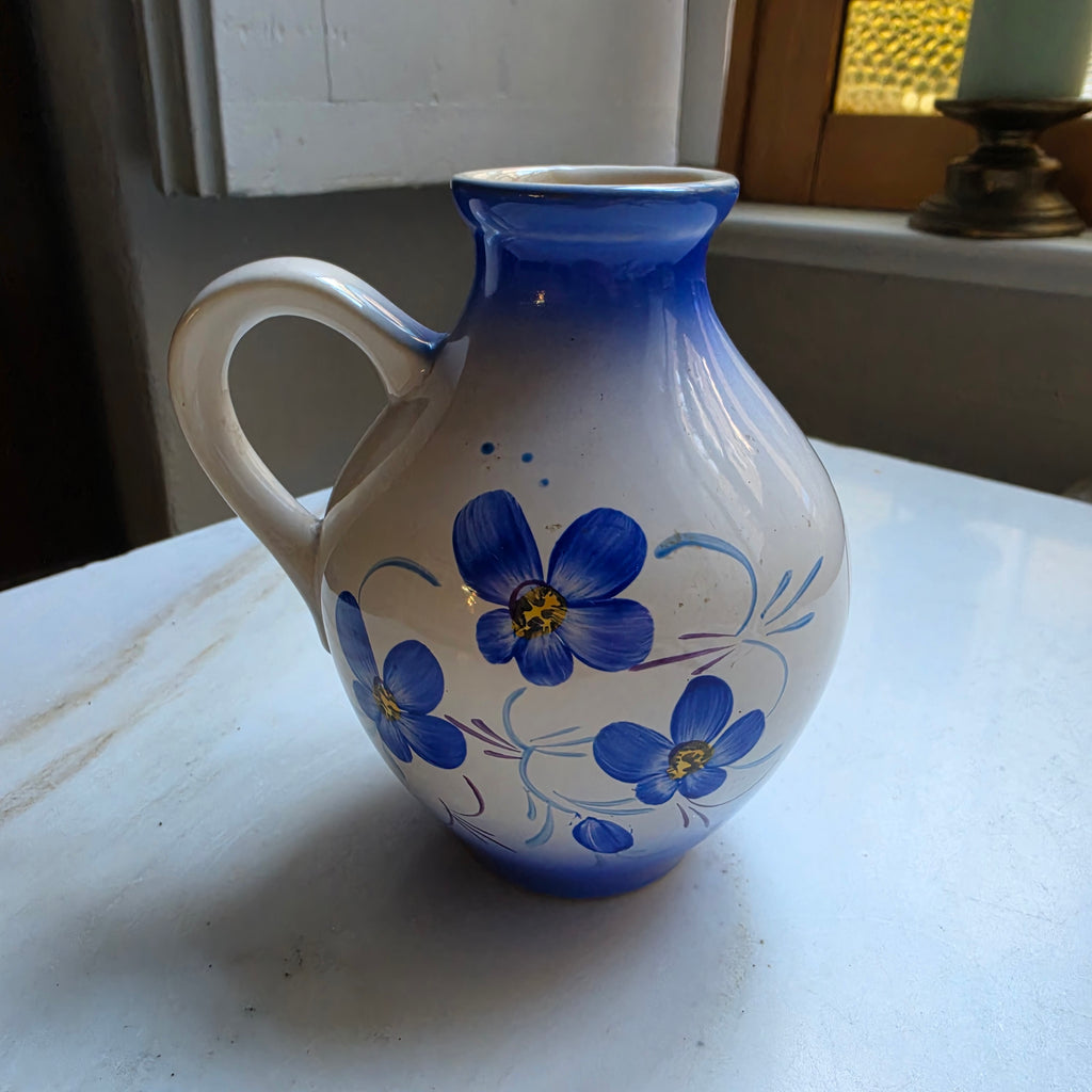 Handbemalte Vintage Vase Keramik mit Henkel - blau und Blumen Veilchen