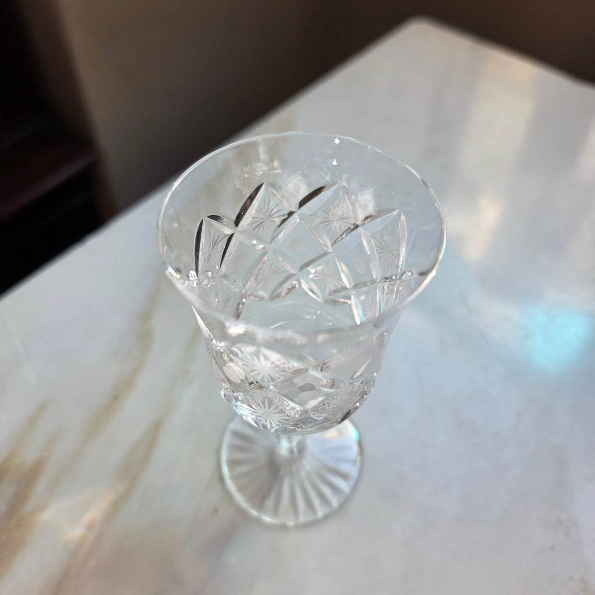 Edles Kristall-Likörglas mit Facettenschliff – Eleganter Schnaps- & Di – AntikStorys