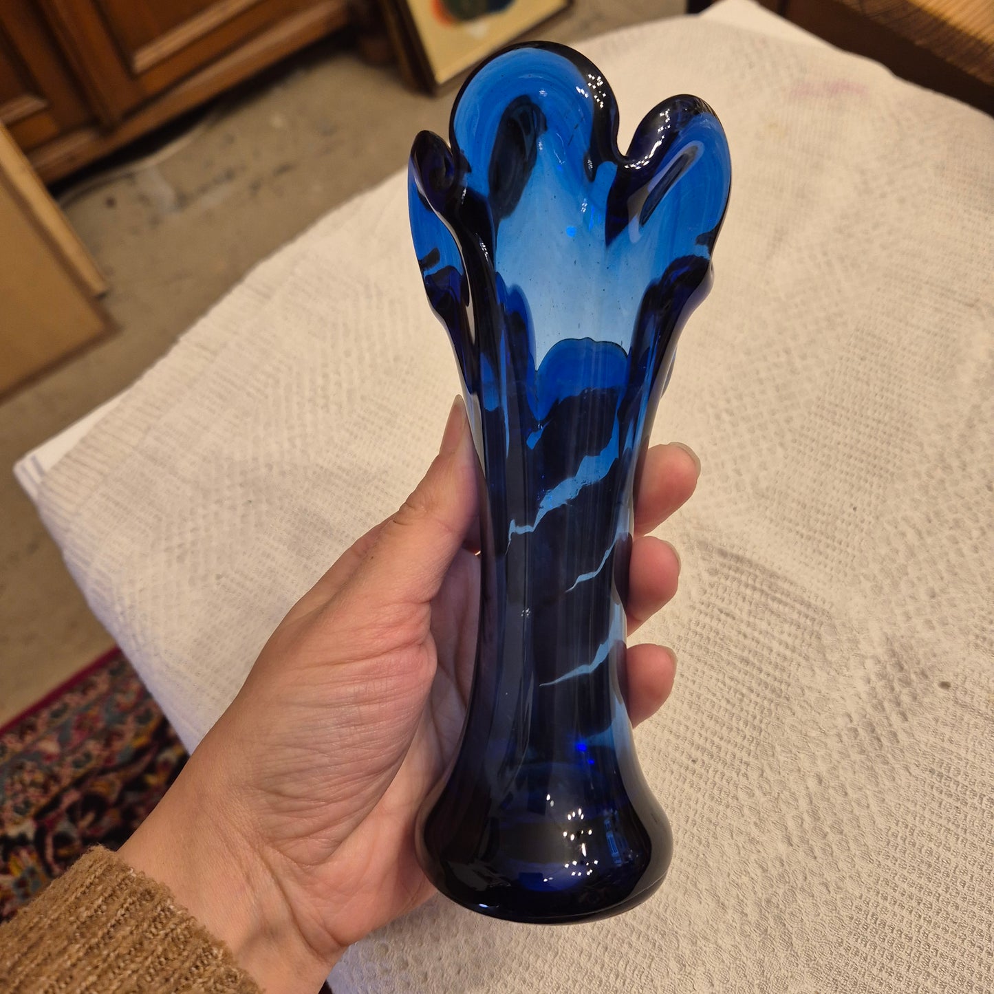 Vintage Glas Vase Glaskunst blau  Mid Century Swing 5 Finger Design Stretch