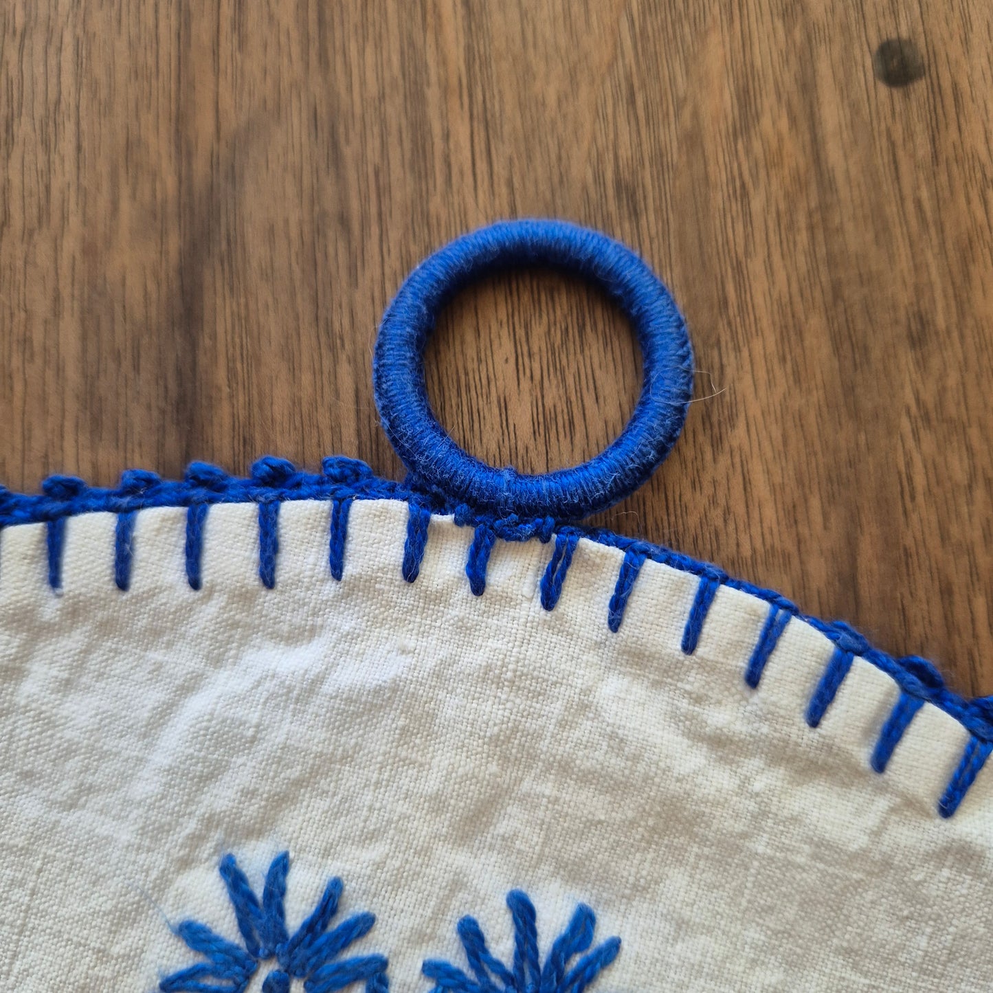 Antike handgemachte Vintage Teehaube Baumwolle/Leinen blau weiß 35x35cm Mini Stockflecken