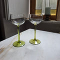 2x Vintage Römer Gläser mit olivengrünem Stiel