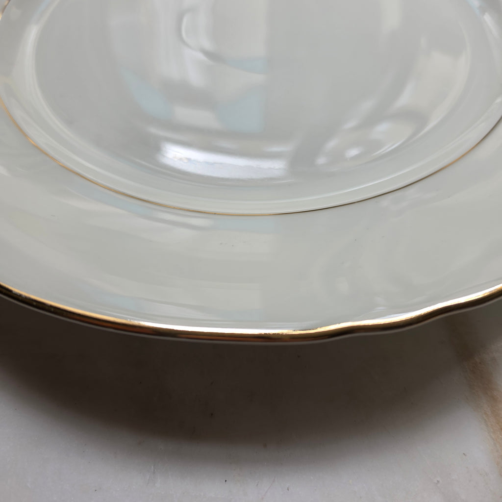 Großer antiker Porzellan-Servierteller - Elfenbeinfarben mit edlem Goldrand - Elegante Torten- & Gebäckplatte