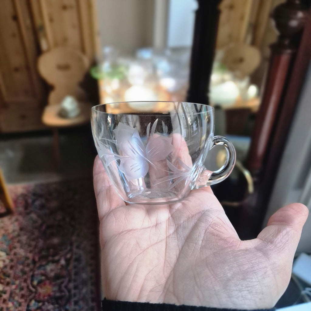 7x Vintage Teegläser mit geschliffenem Motiv