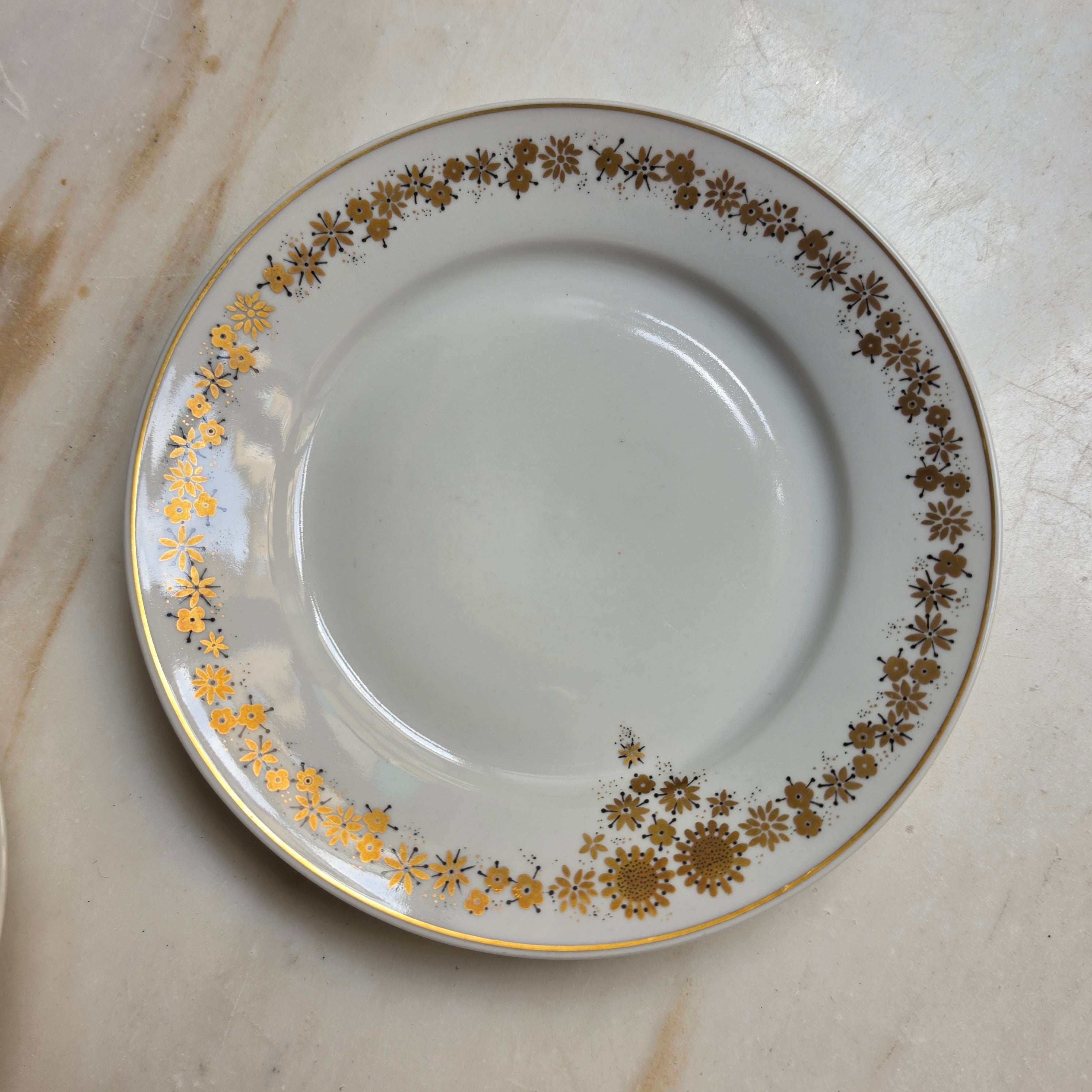 Antikes Teegedeck 3-teilig – CP Lettin Porzellan mit goldener Ornamentik & Goldrand