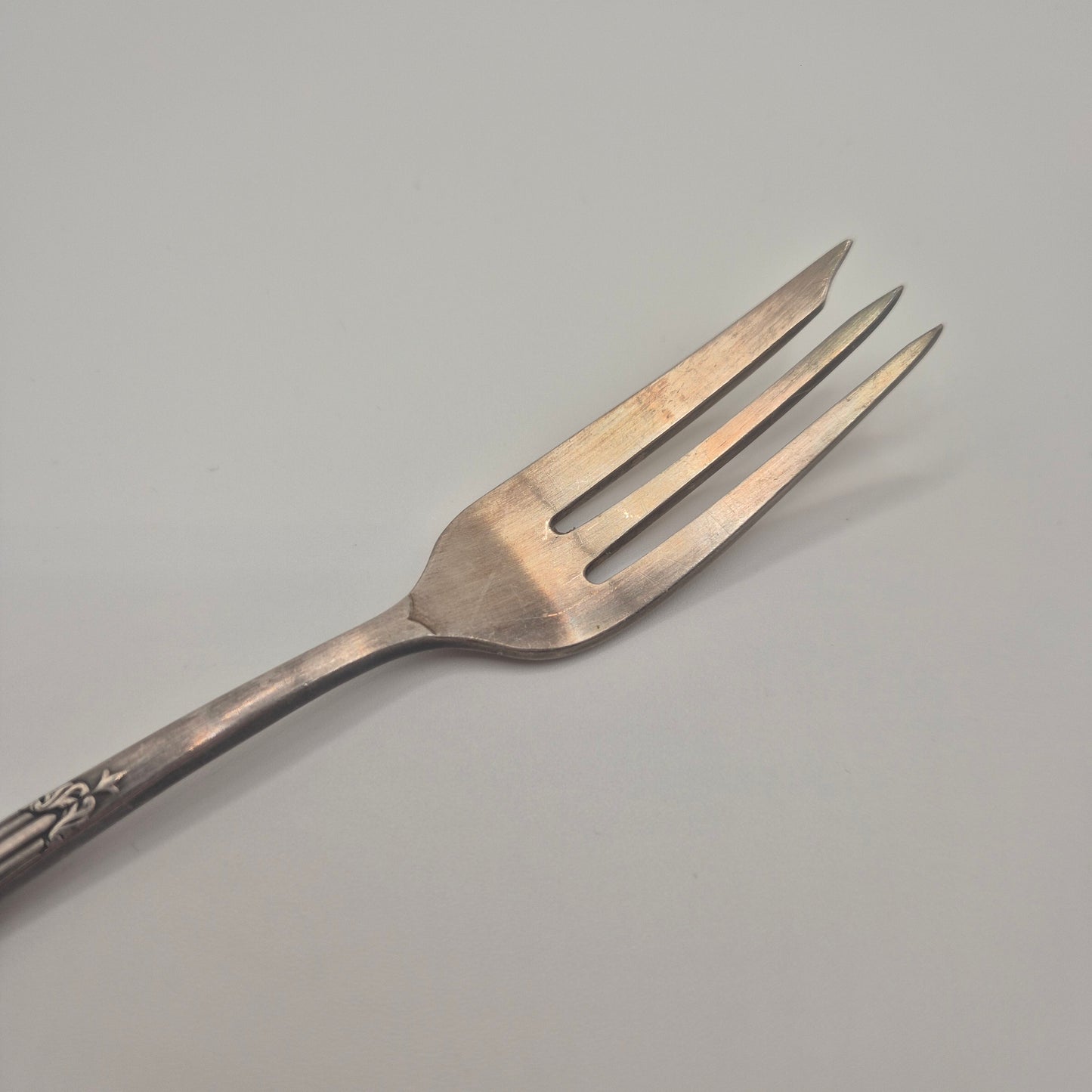 Antike Jugendstil Kuchengabel – Silberfarben / Versilbert