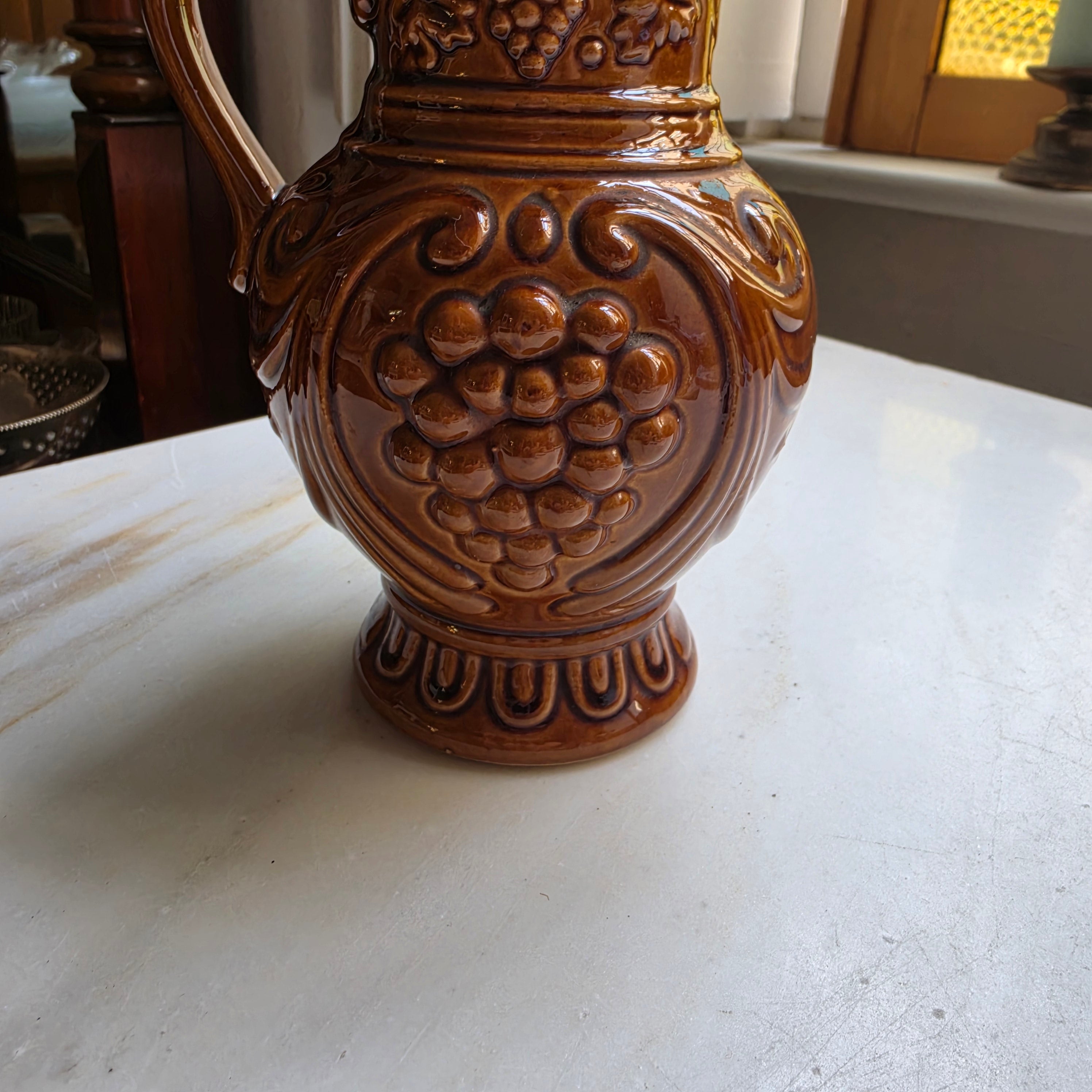 Vintage Keramik-Krug „Weintraube“ – West Germany Braunglasur – Rustikale Deko