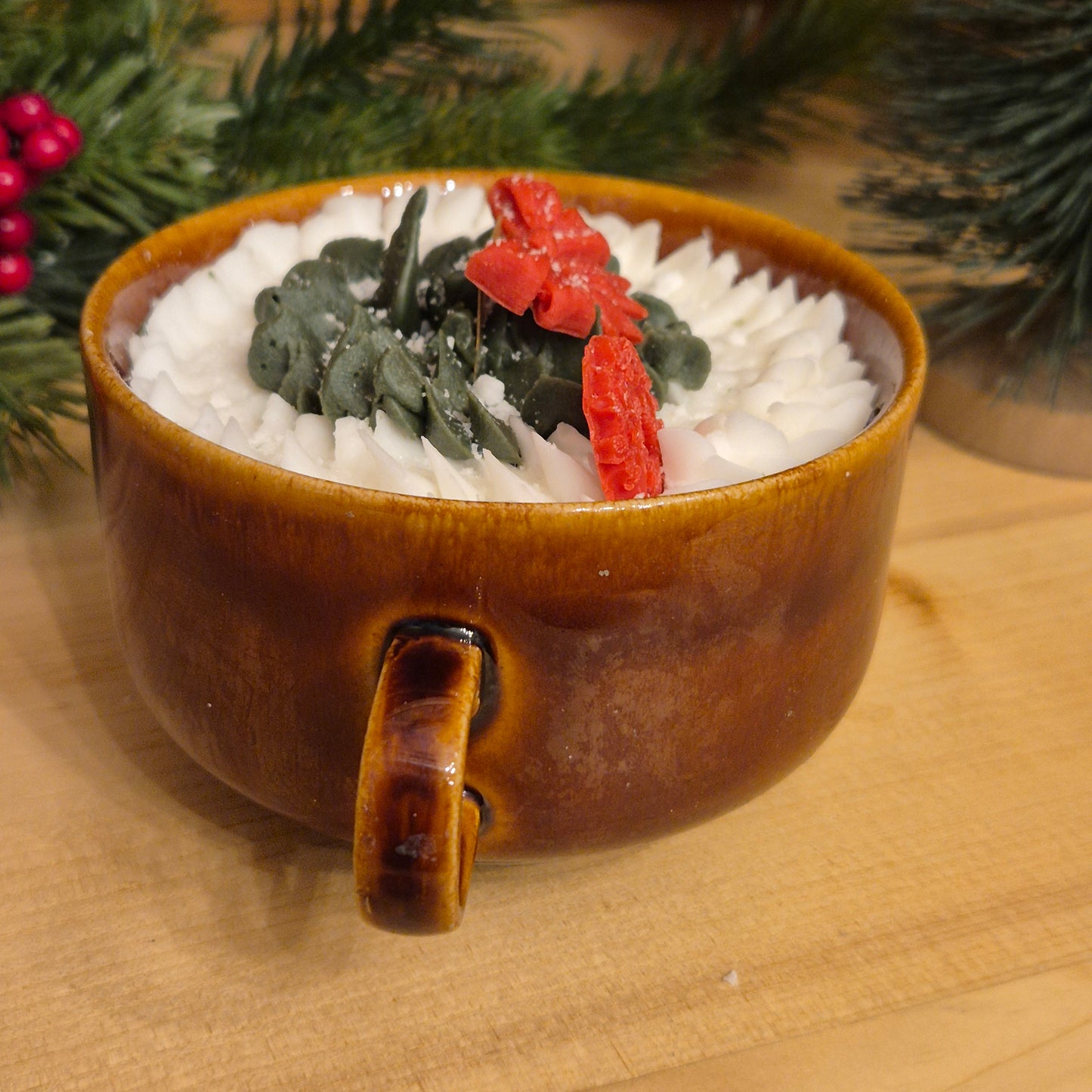 Handgemachte Sojawachskerze Weihnachtesgeschenk Sahne Dessert in Antiker Keramik Suppentasse GDR