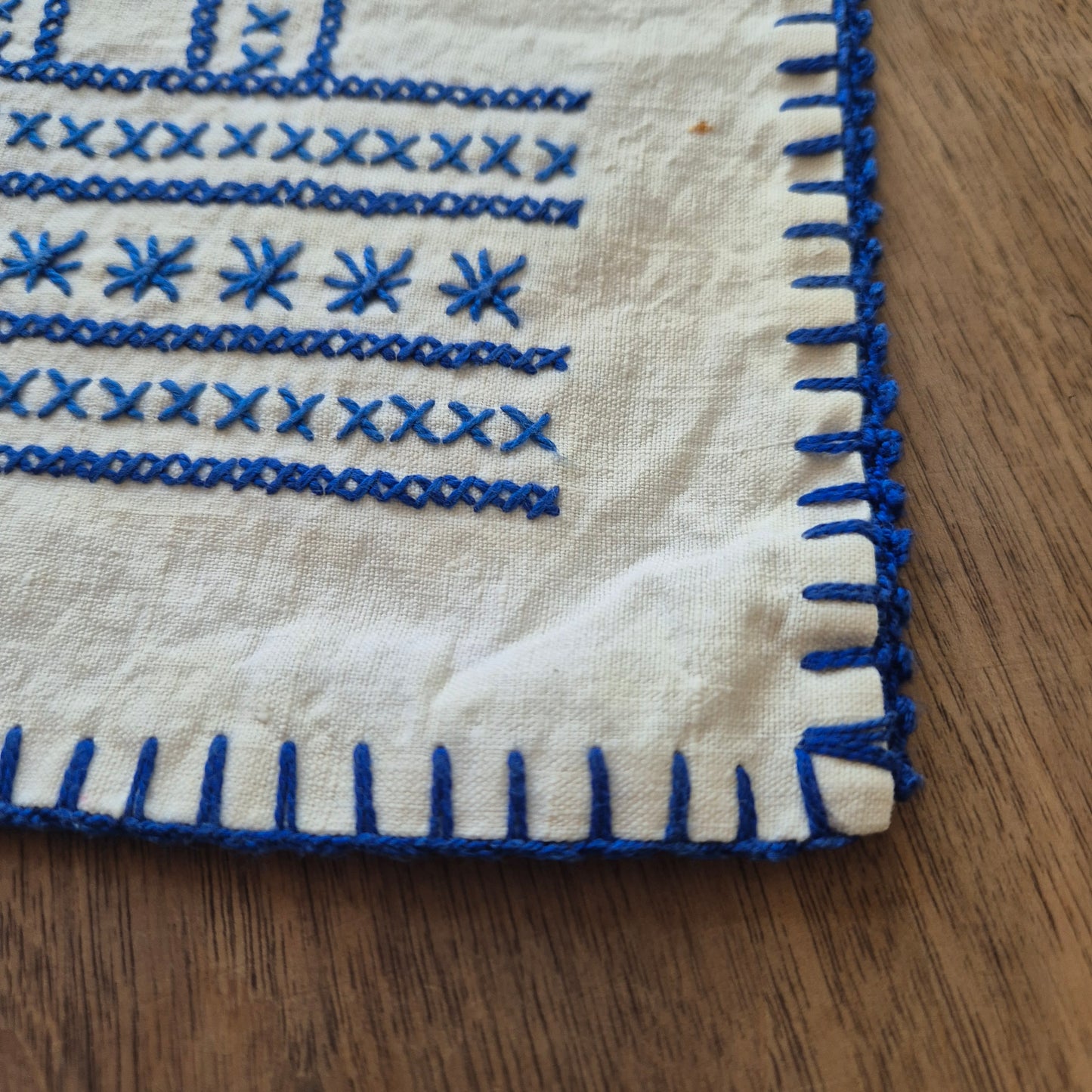 Antike handgemachte Vintage Teehaube Baumwolle/Leinen blau weiß 35x35cm Mini Stockflecken