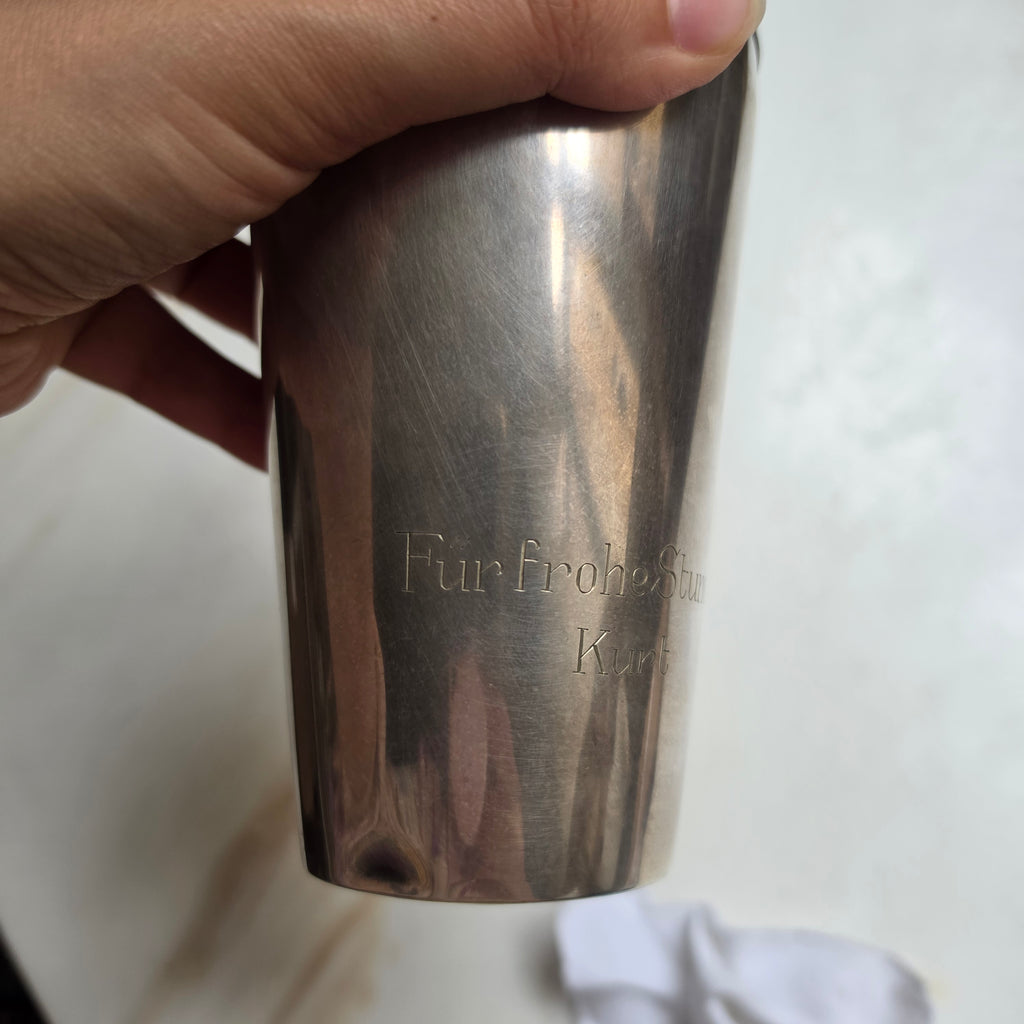 Antiker Vintage Cocktail-Shaker aus Alpaka mit Gravur „Für frohe Stunden Kurt“