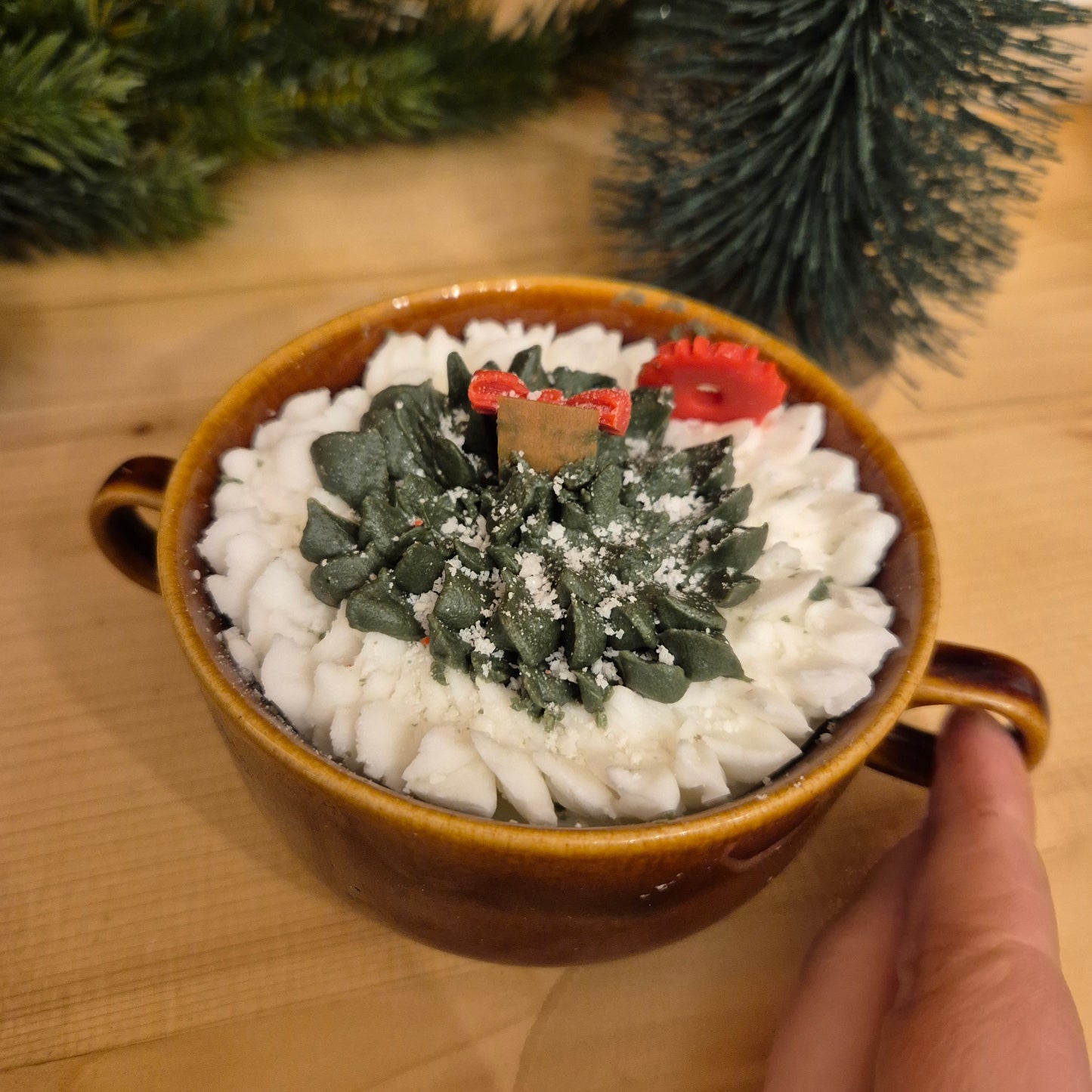 Handgemachte Sojawachskerze Weihnachtesgeschenk Sahne Dessert in Antiker Keramik Suppentasse GDR