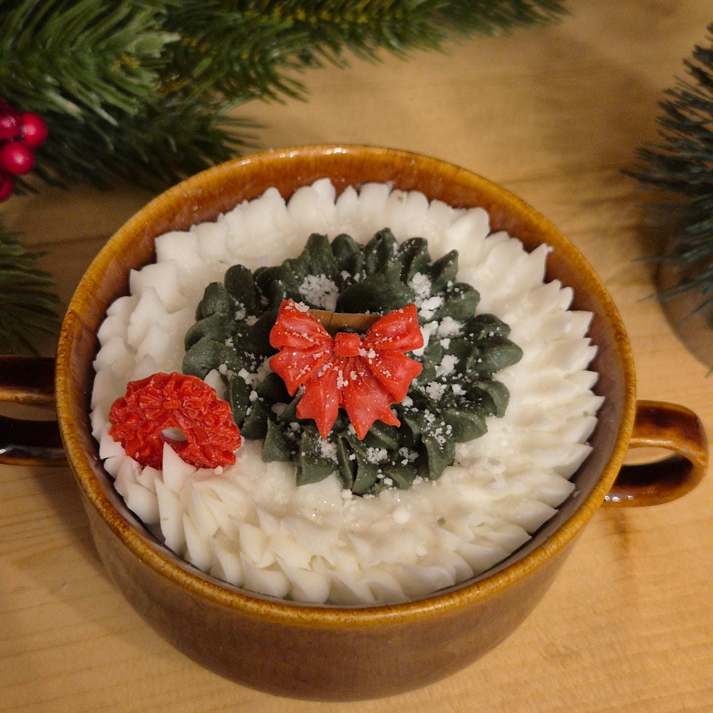 Handgemachte Sojawachskerze Weihnachtesgeschenk Sahne Dessert in Antiker Keramik Suppentasse GDR