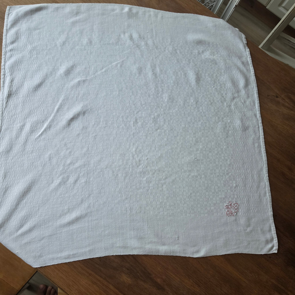 Antike Jugendstil-Mitteldecke - Serviette mit handgesticktem Monogramm M.T. – um 1900 - 69x69cm
