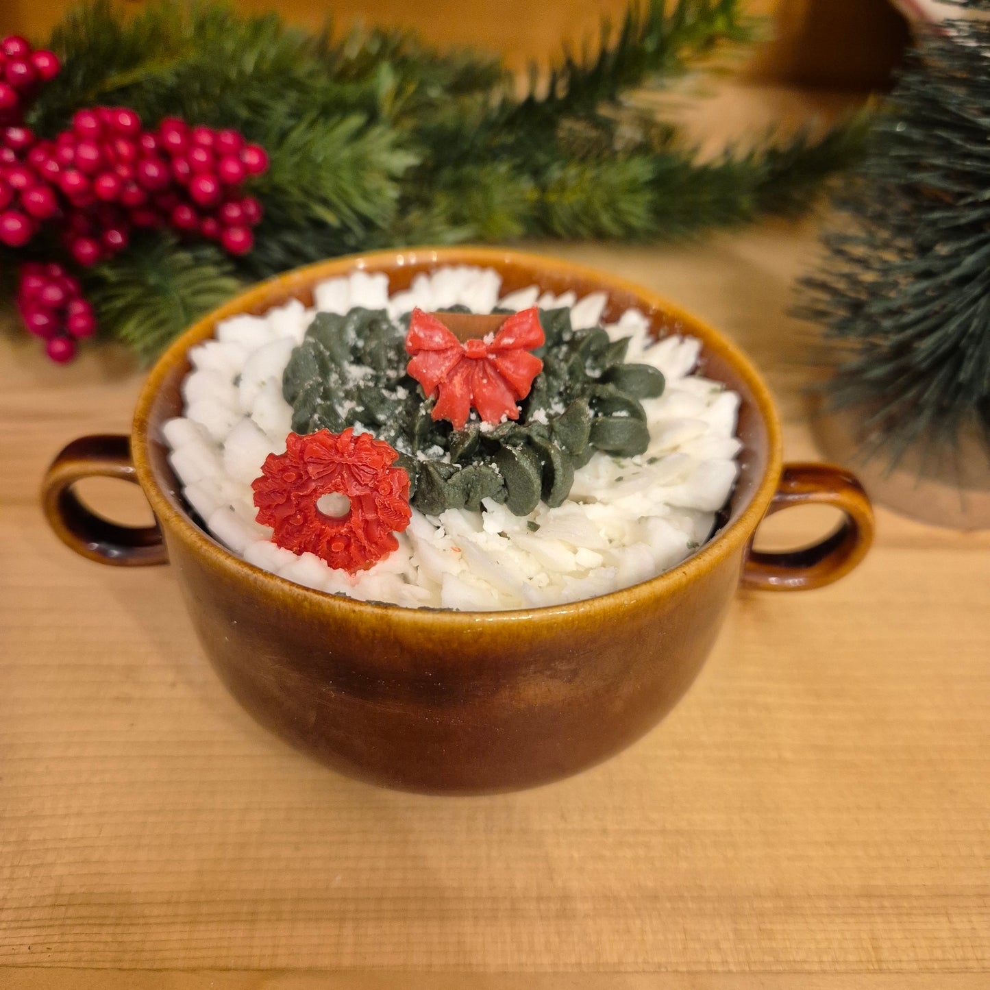 Handgemachte Sojawachskerze Weihnachtesgeschenk Sahne Dessert in Antiker Keramik Suppentasse GDR