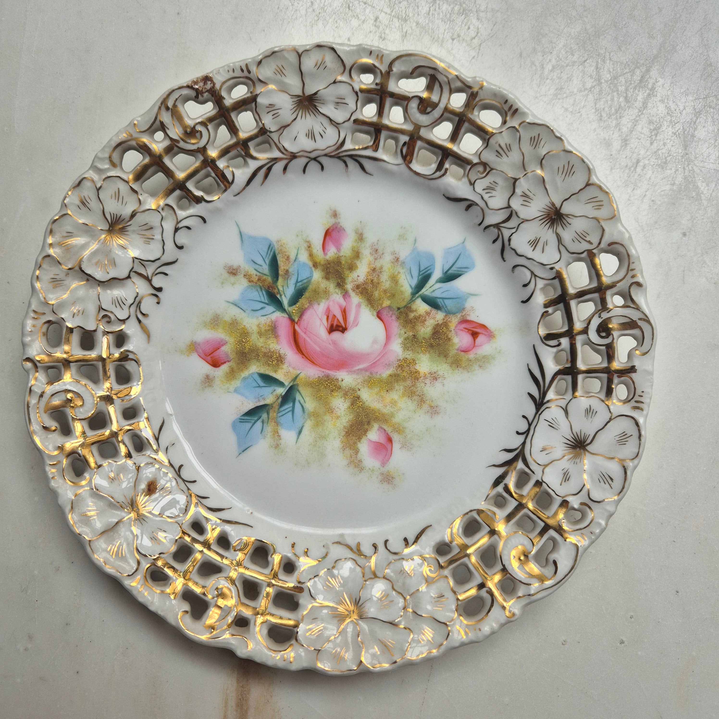 Antiker Durchbruchteller von 1900 Porzellan Servierplatte Teller Handbemalt