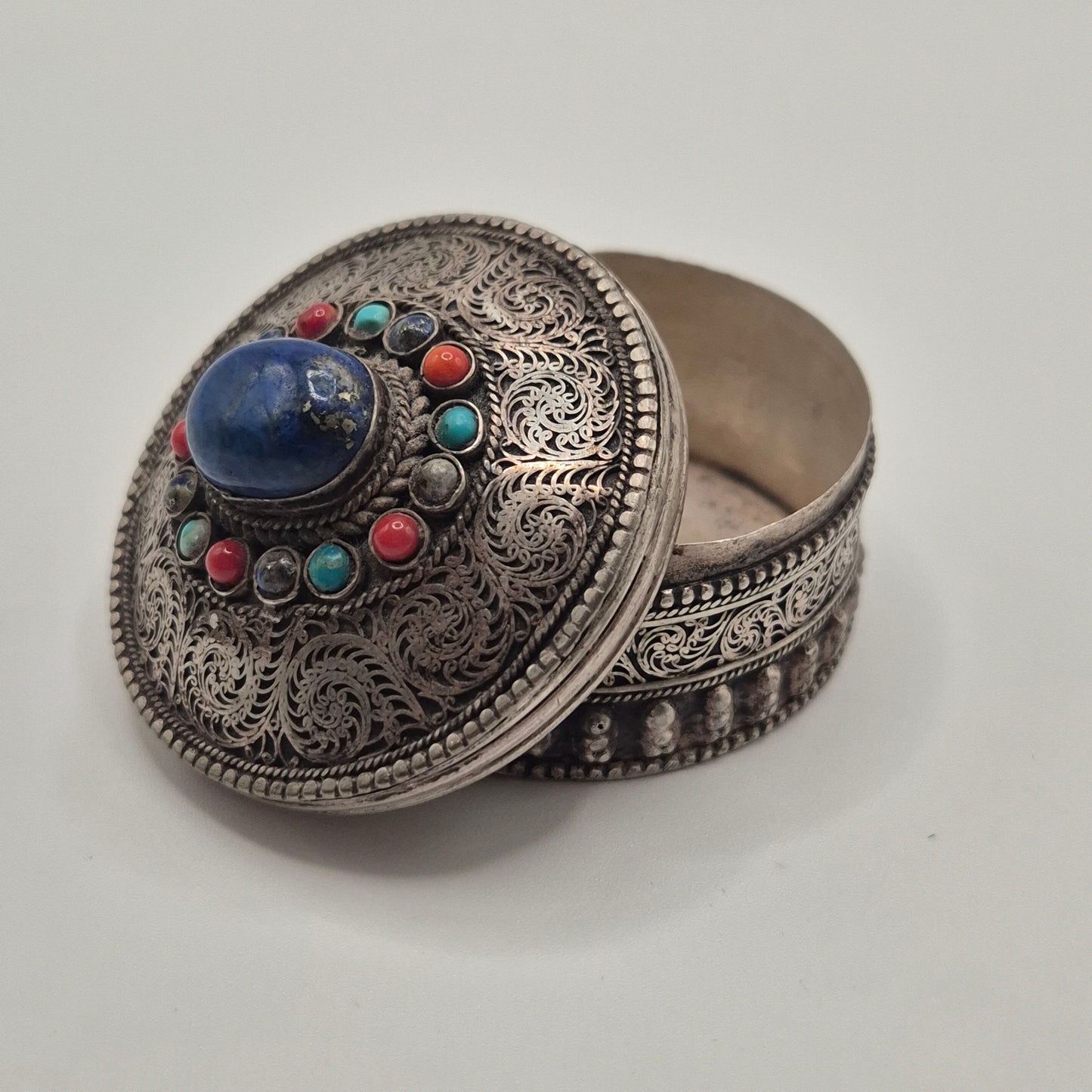 Kleine Vintage Pillendose Schmuckschatulle