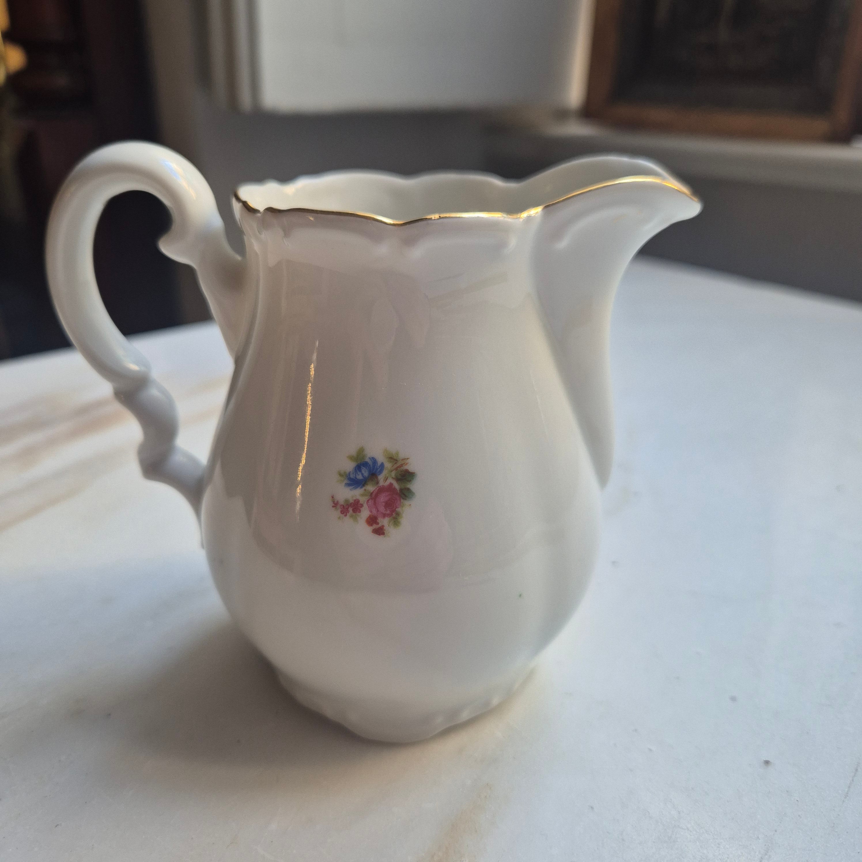 Antikes kleines Milchkännchen von Bavaria Porzellan Germany mit Blumendekor Tulpe