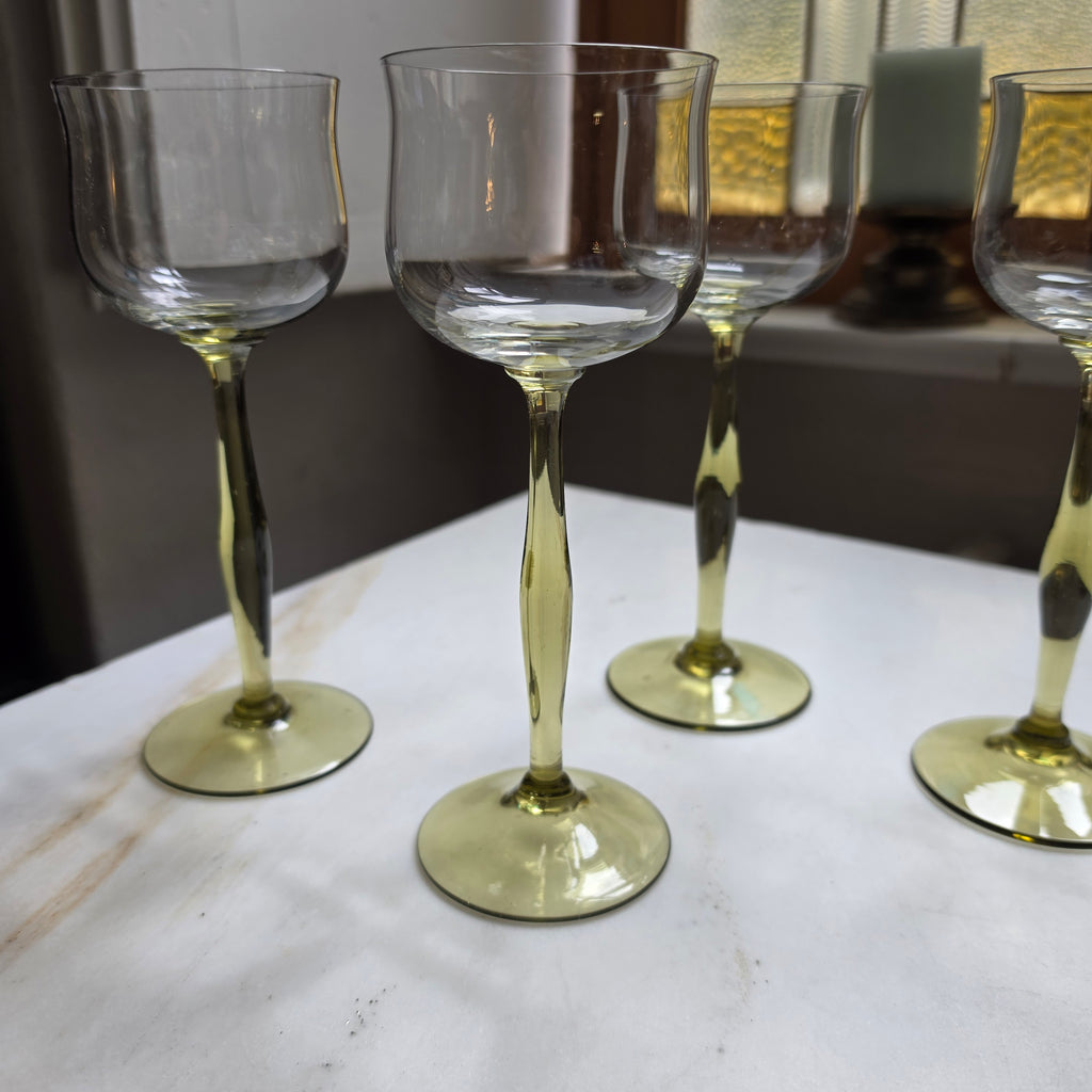 4er Set Mid-Century Römer Weingläser mit grünem Stiel – Elegante Vintage-Gläser