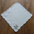 Vintage DDR Zierdeckchen/Taschentuch aus Leinen – Handgestickt 25x25cm
