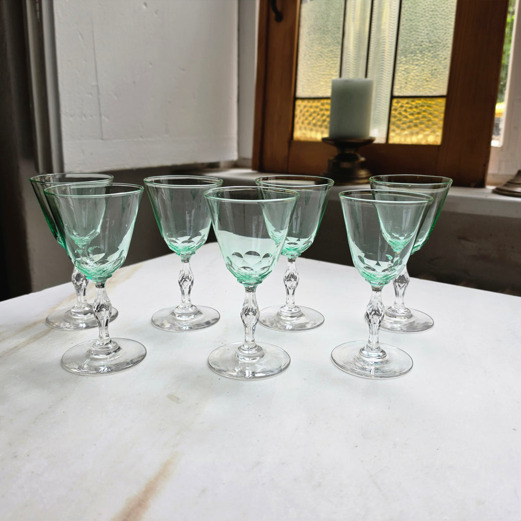 Jugendstil Likörgläser / Schnapsgläser Set (7-teilig) – Urangrün - Hellgrün mit Linsenschliff & Balusterstiel