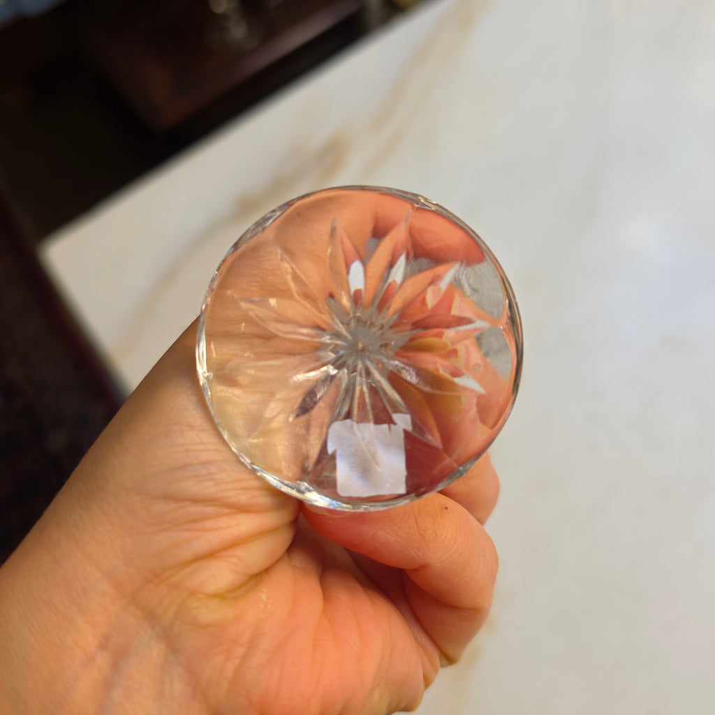 Vintage kleine Bleikristall Vase auf Fuß