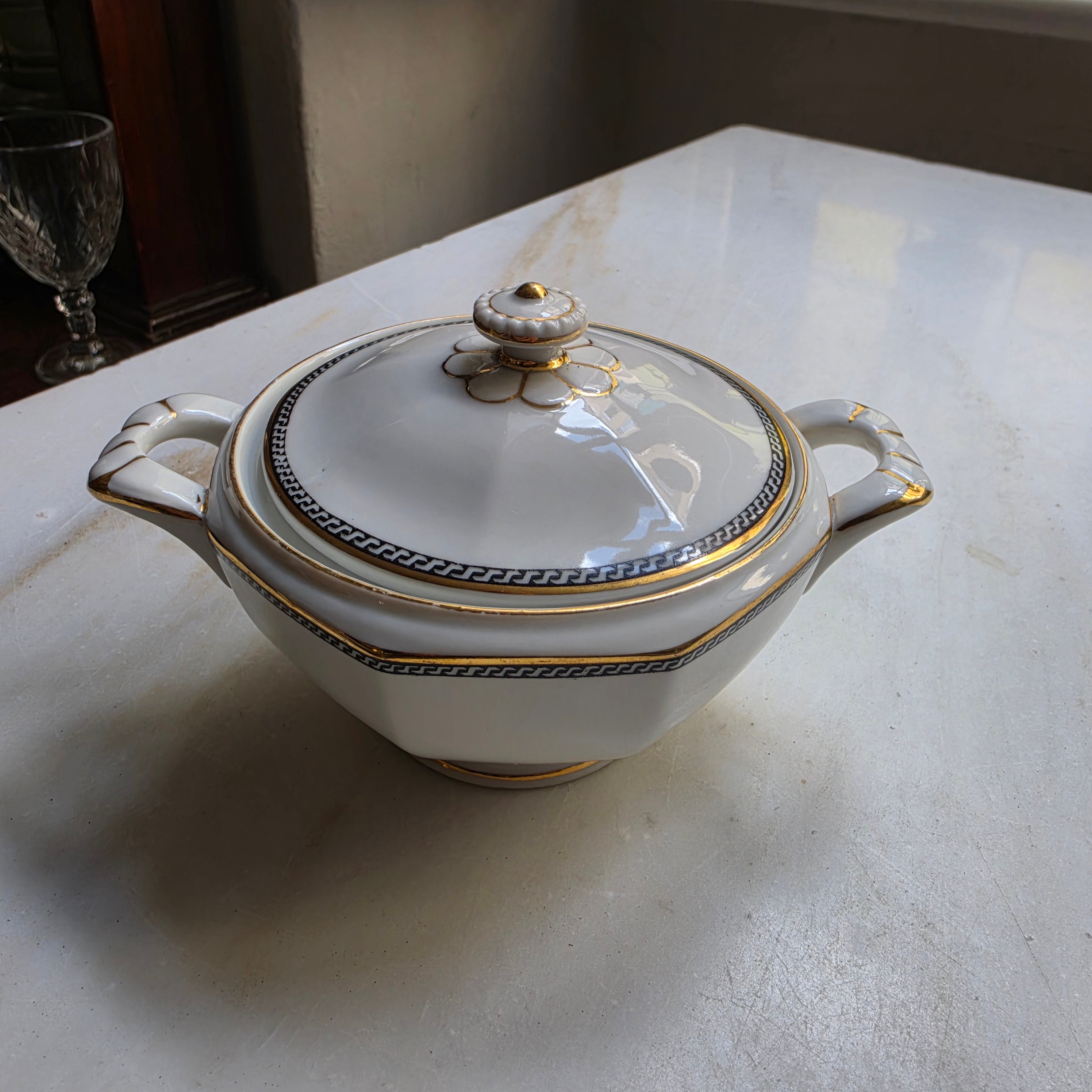 Edle Vintage Porzellan Zuckerdose – Selb-Bavaria