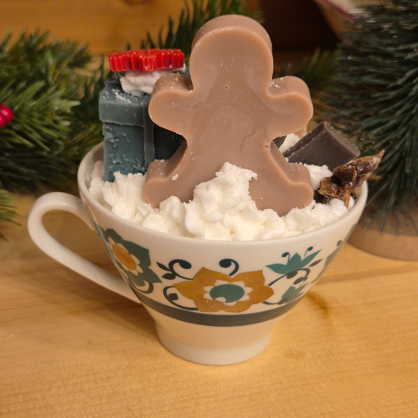 Handgemachte Sojawachskerze Weihnachtesgeschenk Sahne Lebkuchen Dessert in Antiker Porzellan Tasse Lettin DDR