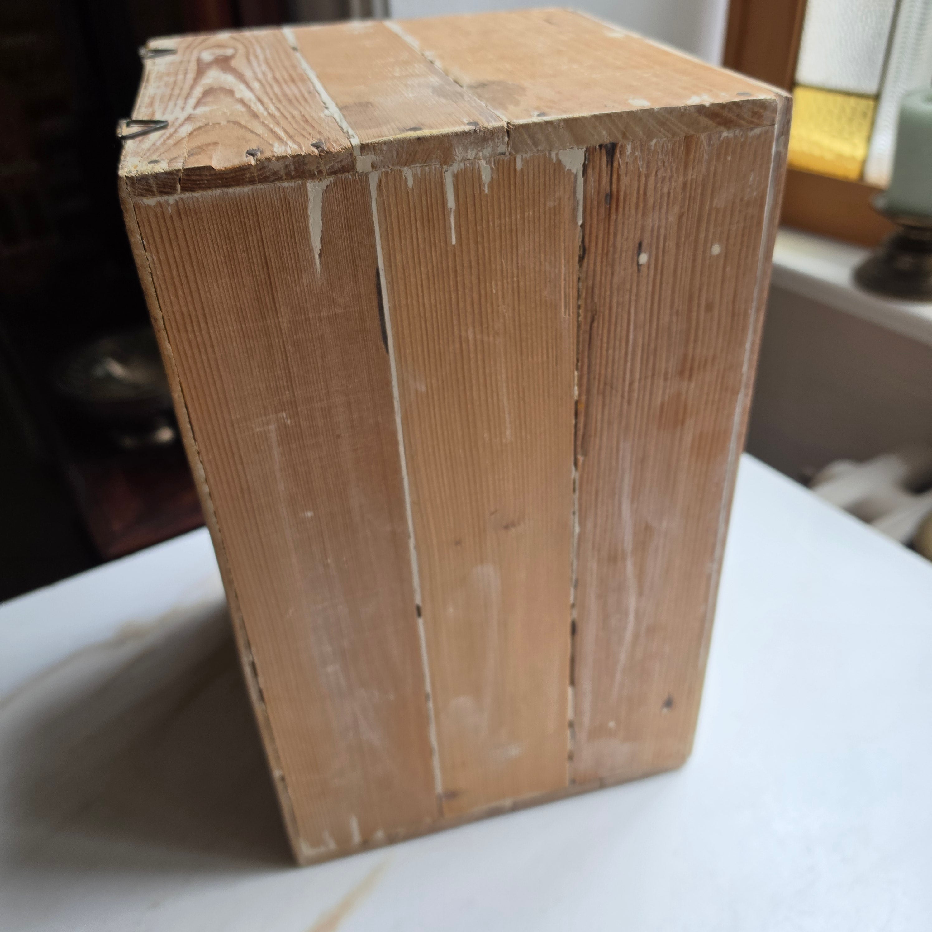 Rustikale Vintage-Holzkiste mit Deckel & Innenfach – Charmanter Holzkasten im Shabby Chic - Landhausstil