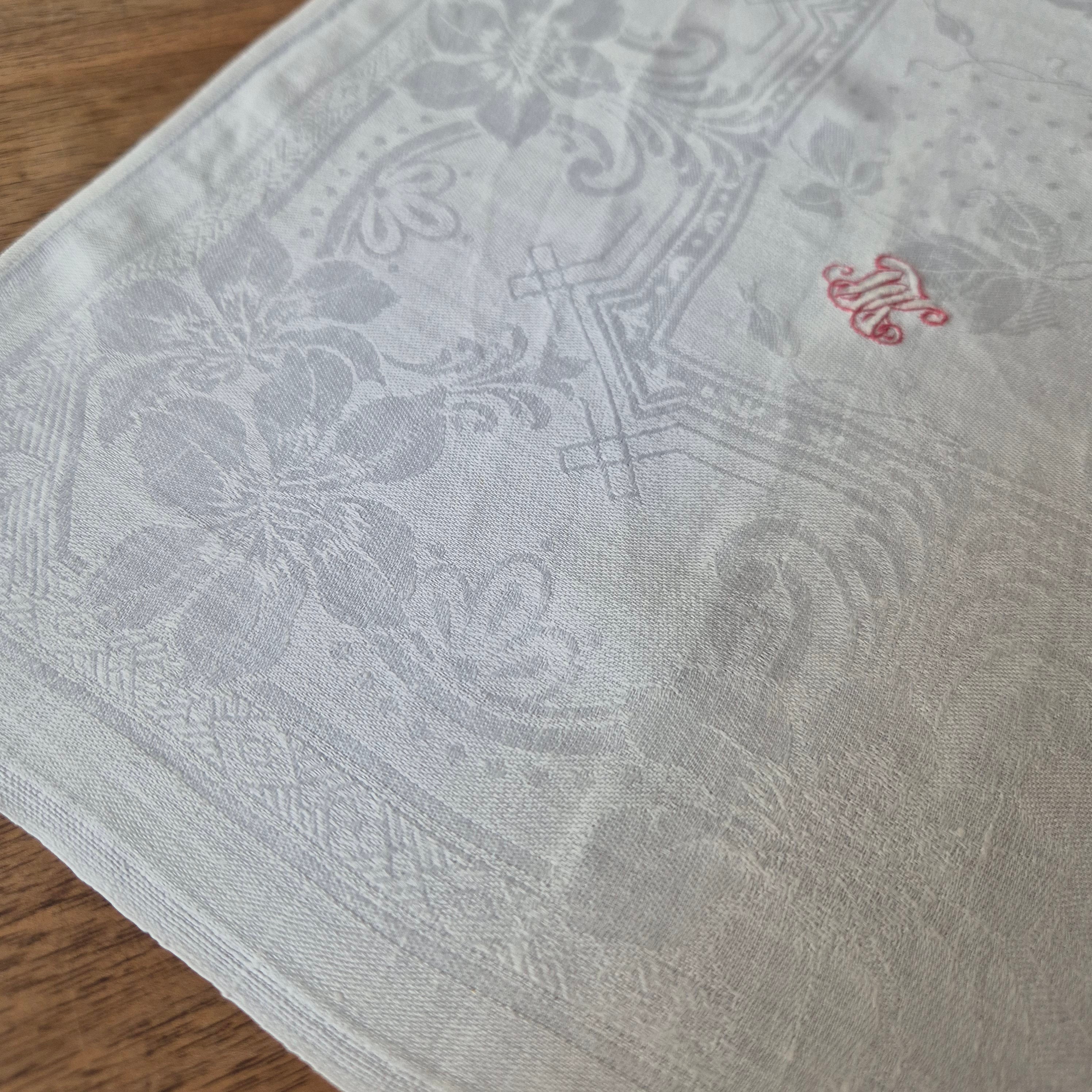 Antike Jugendstil Serviette / Mitteldecke mit Monogramm M.K 50x60cm