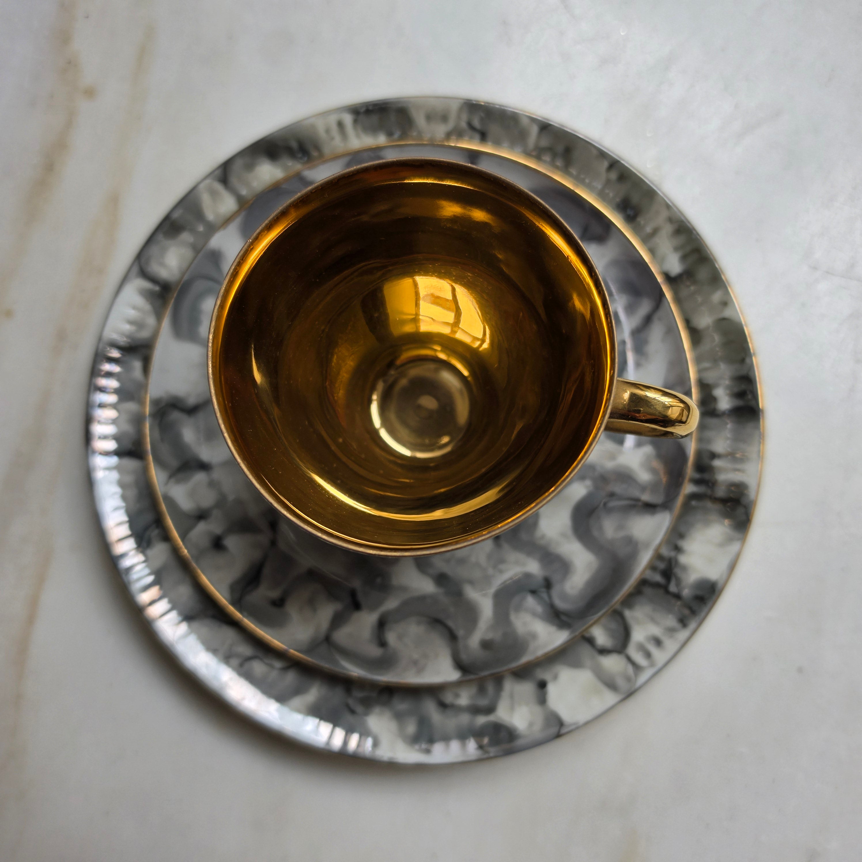 Vintage Sammeltasse 3-teilig „Marmor & Gold“ – Wałbrzych Porzellan Polen - Mid-Century / Retro