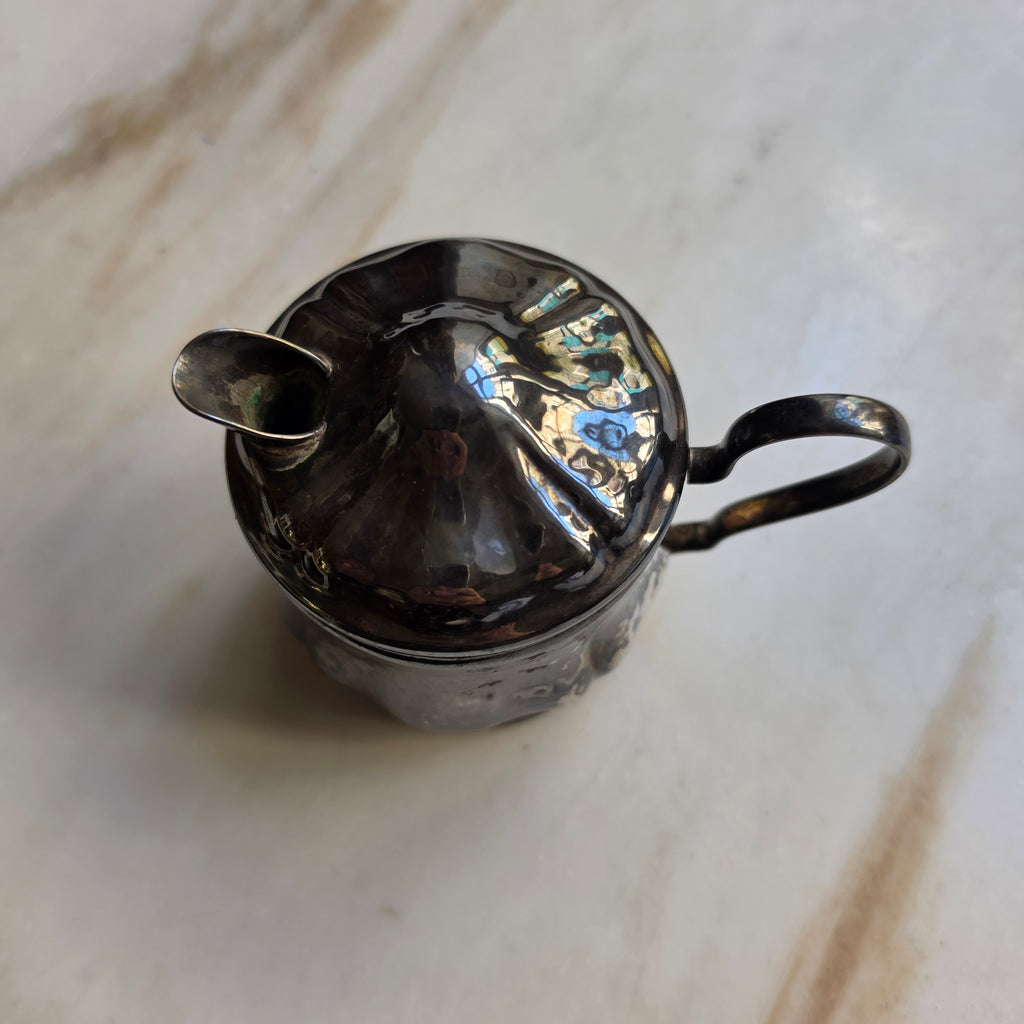 Altes versilbertes Milchkännchen Sahnekännchen Metall zum aufpolieren!