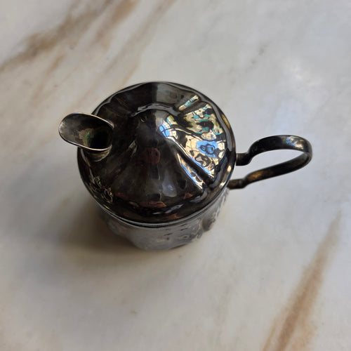Altes versilbertes Milchkännchen Sahnekännchen Metall zum aufpolieren!
