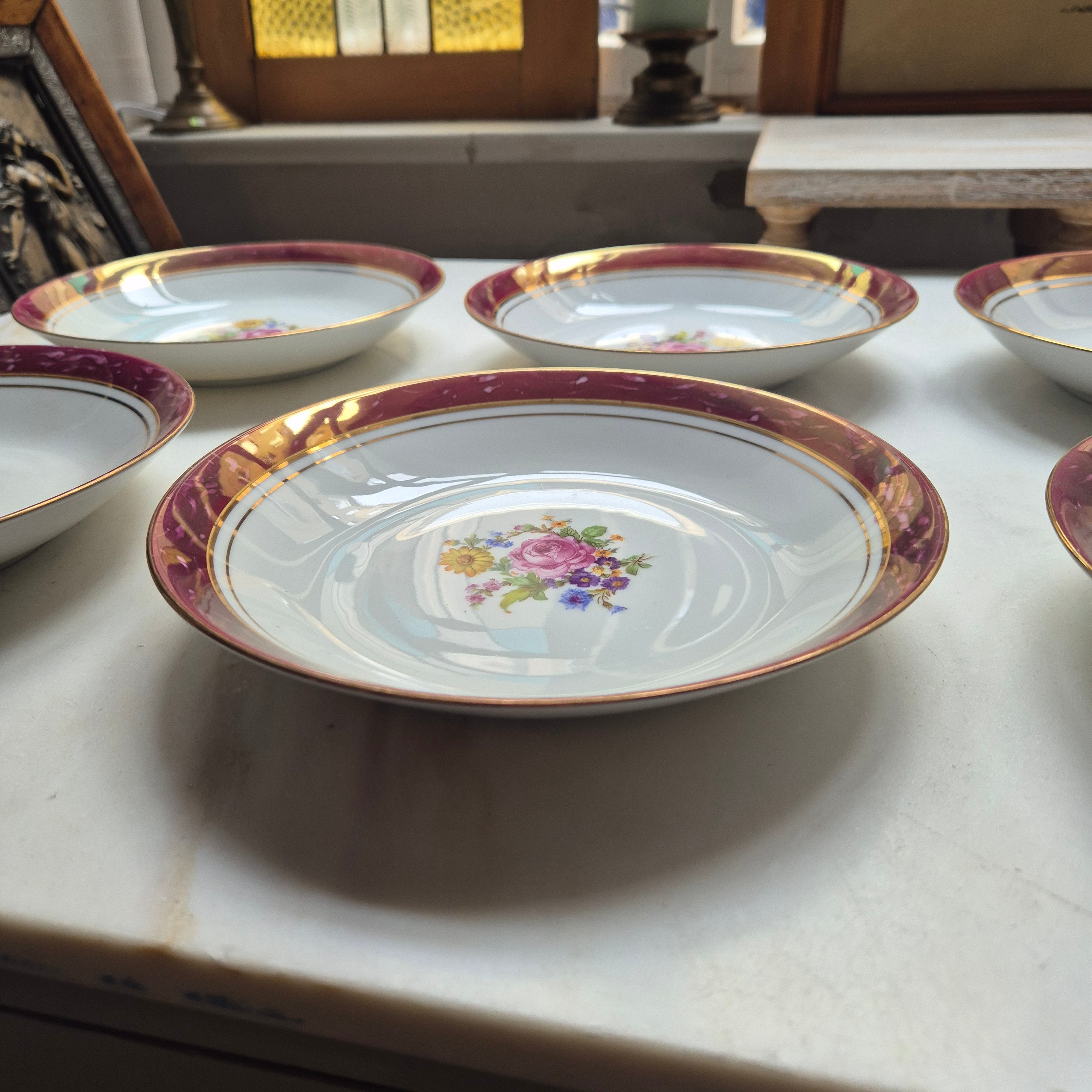 6x Antike tiefe Speiseteller Blumendekor weiß mit lila Goldrand