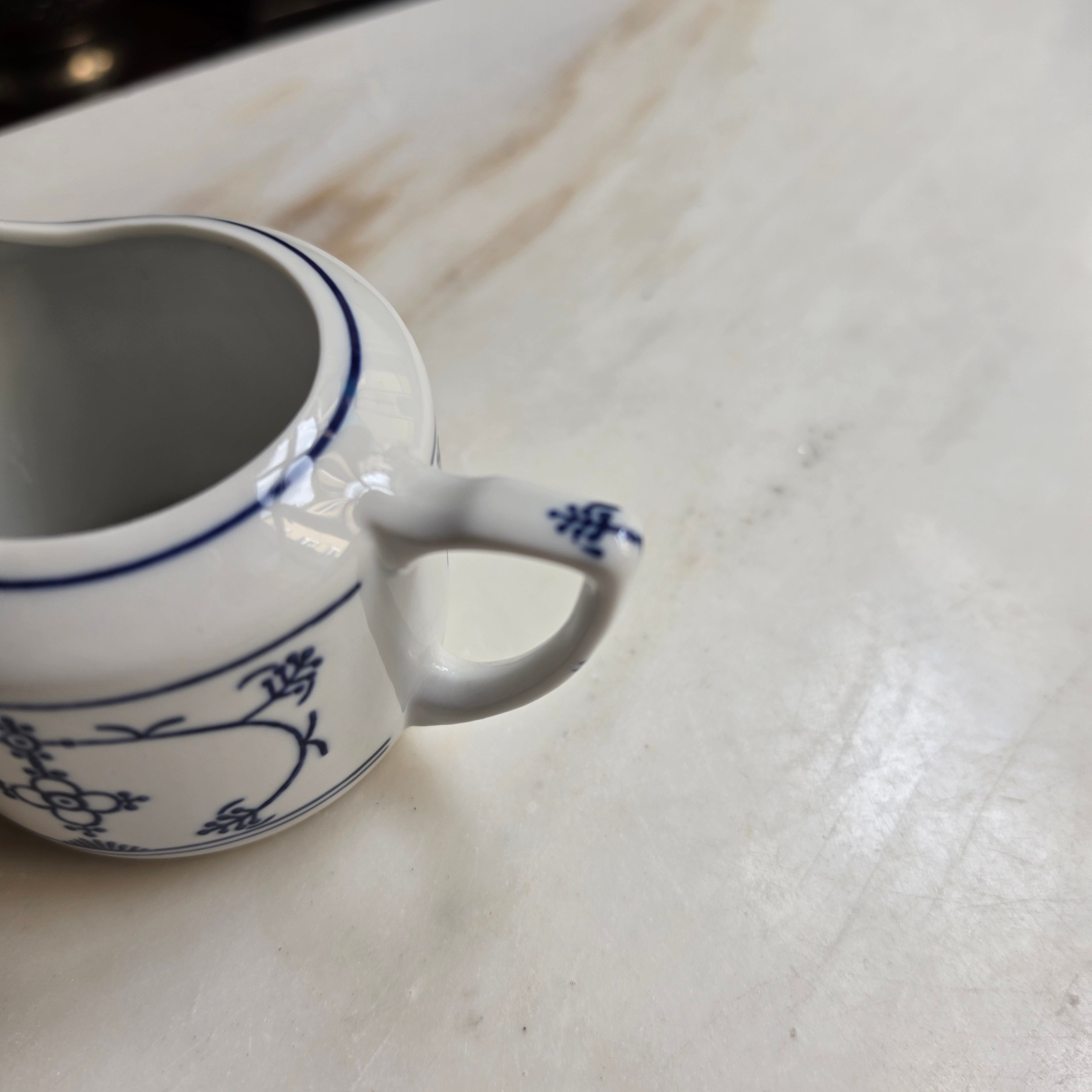 Altes Milchkännchen Sahnekännchen Blau Saks Strohblume Vintage DDR