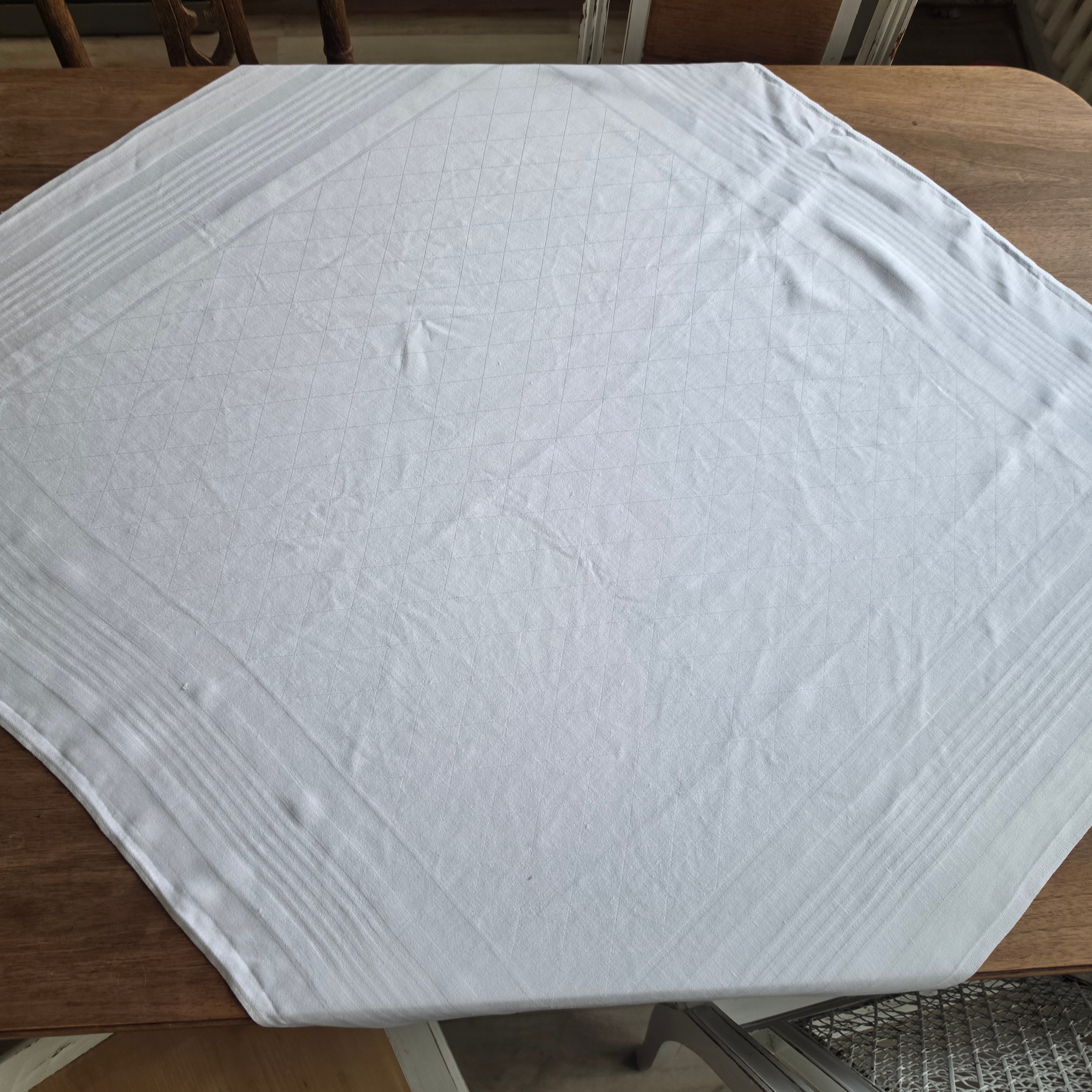 Antike Damast-Tischdecke mit Rauten-Muster & Atlasrand - Reinweiß - 90x100cm