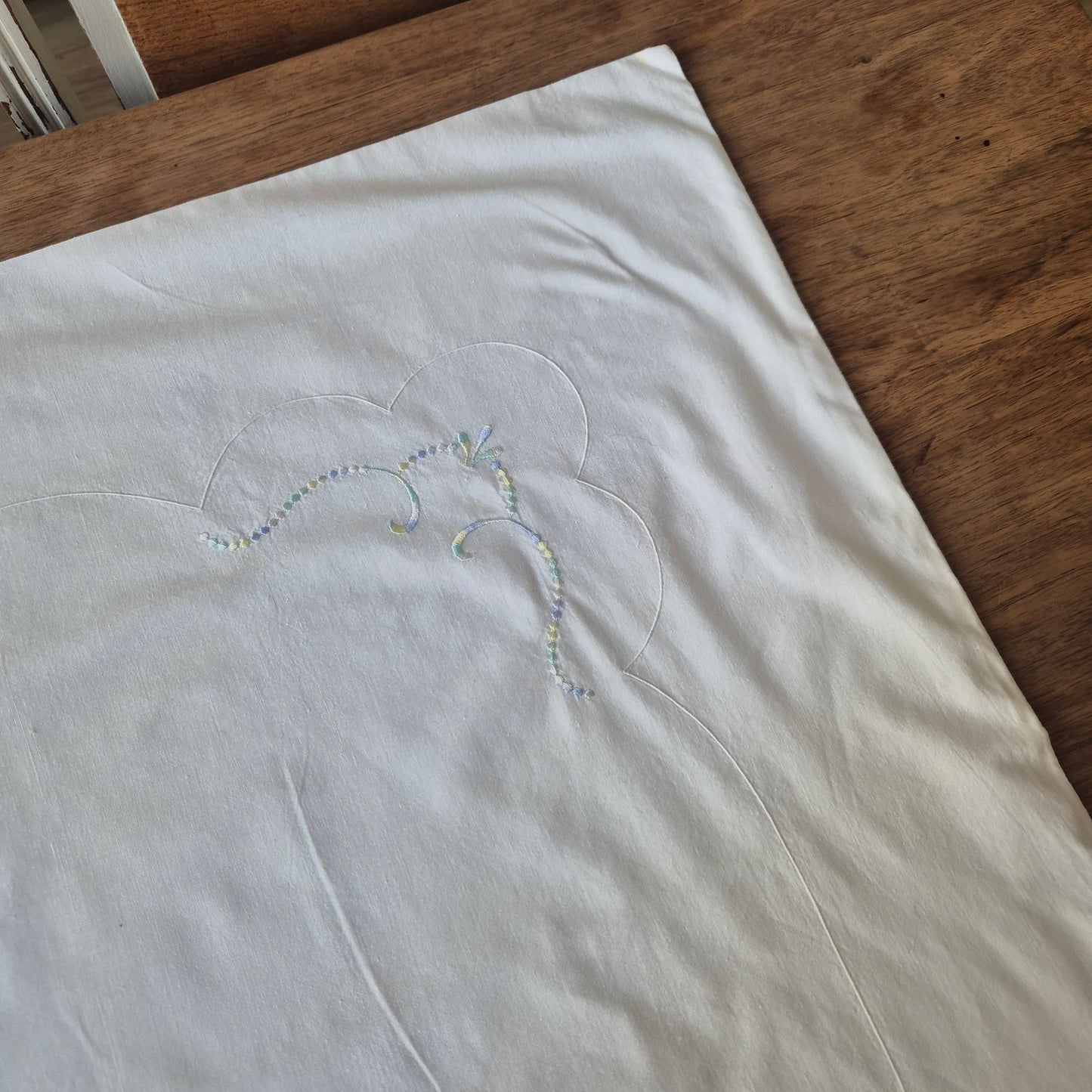 Antiker Kopfkissenbezug mit zarter Stickerei 75x75cm Baumwolle