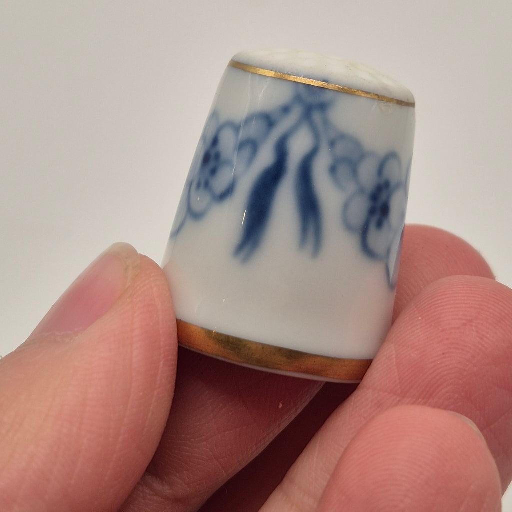 B&G Fingerhut Porzellan Made in Denmark Vintage blau weiß Goldrand Handmade