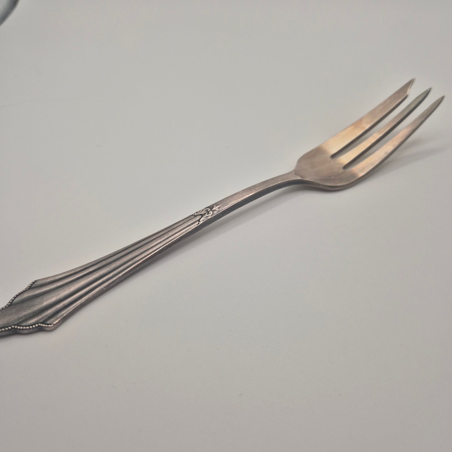 Antike Jugendstil Kuchengabel – Silberfarben / Versilbert