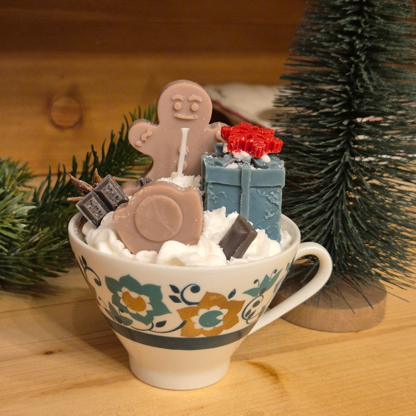 Handgemachte Sojawachskerze Weihnachtesgeschenk Sahne Lebkuchen Dessert in Antiker Porzellan Tasse Lettin DDR