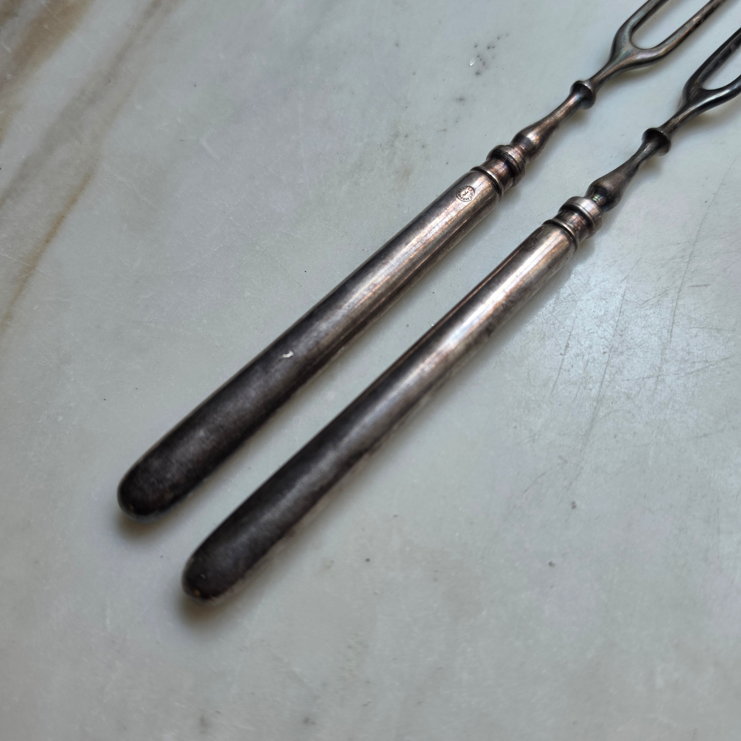 2x antike versilberte Beilagengabeln Bernsdorf