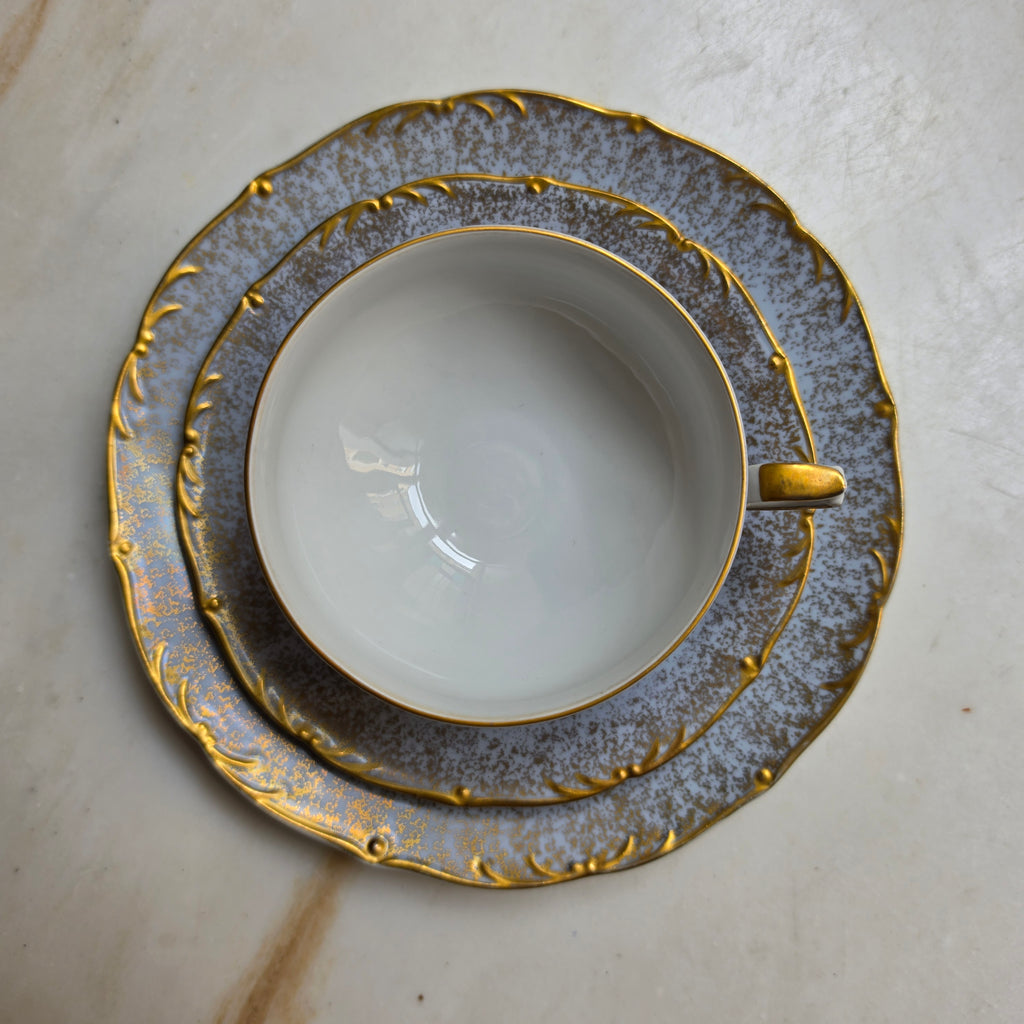 Prachtvolles 3-teiliges Schierholz Plaue Porzellan-Gedeck – Gold-Staub auf Hellblau – Vintage