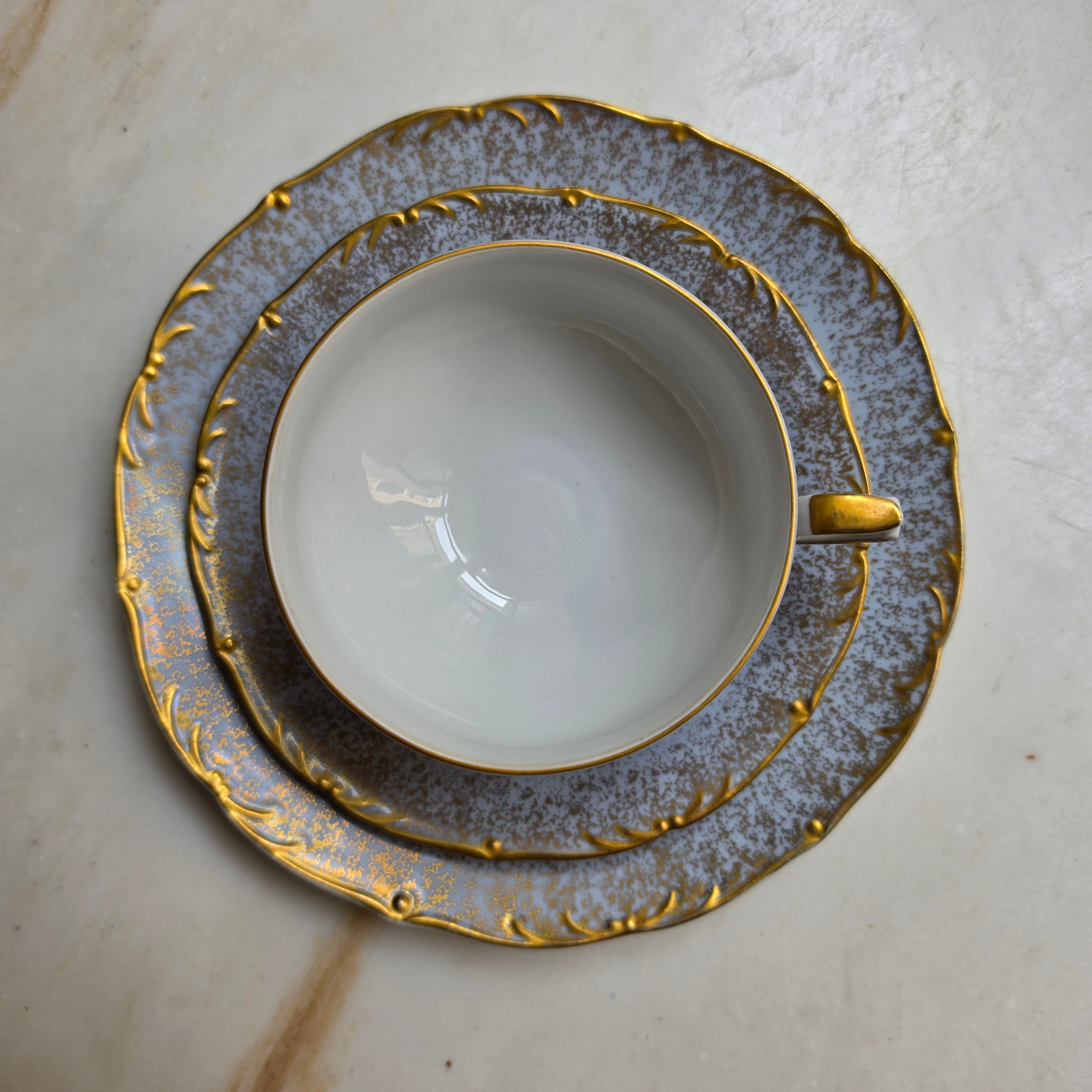 Prachtvolles 3-teiliges Schierholz Plaue Porzellan-Gedeck – Gold-Staub auf Hellblau – Vintage