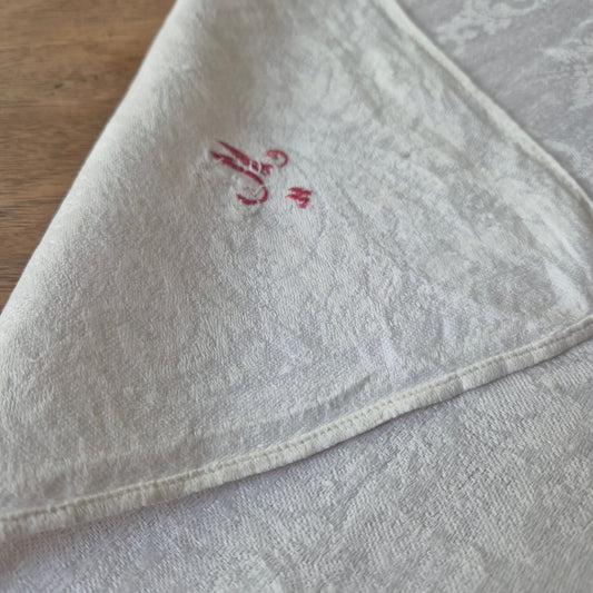 Antike Jugendstil Serviette oder Mitteldecke mit roten Monogramm M.K.