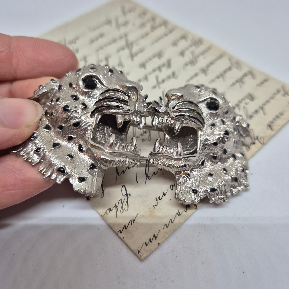 Vintage Gürtelschnalle 2-Teilig Trachtenschnalle Taillengürtel aus den 80ern-Handmade aus Berlin silber schwarz Gepard Leoparden Kopf