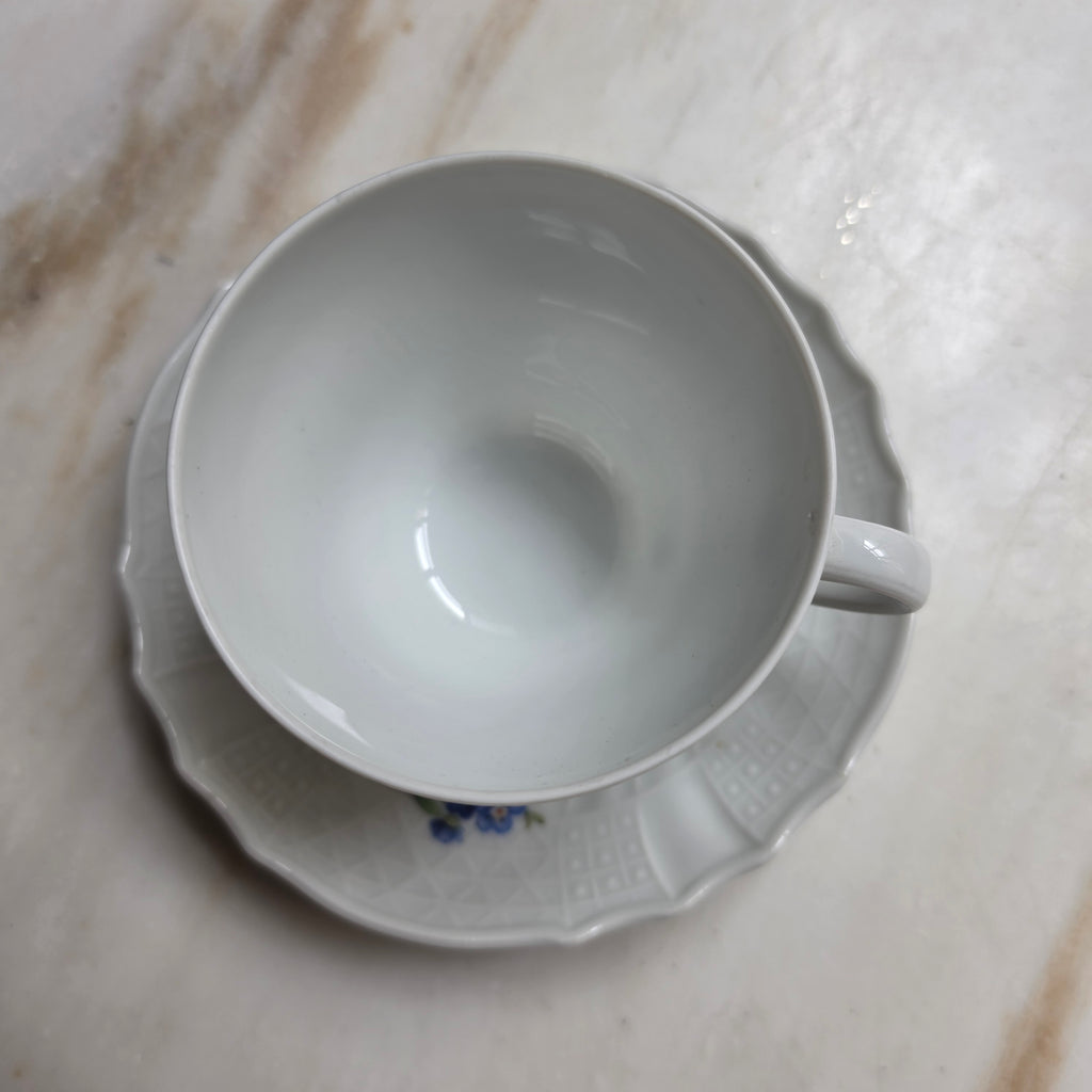 Vintage Hutschenreuther Dresden Kaffeetasse mit Untertasse – Feines Porzellan mit Blumendekor & Relief